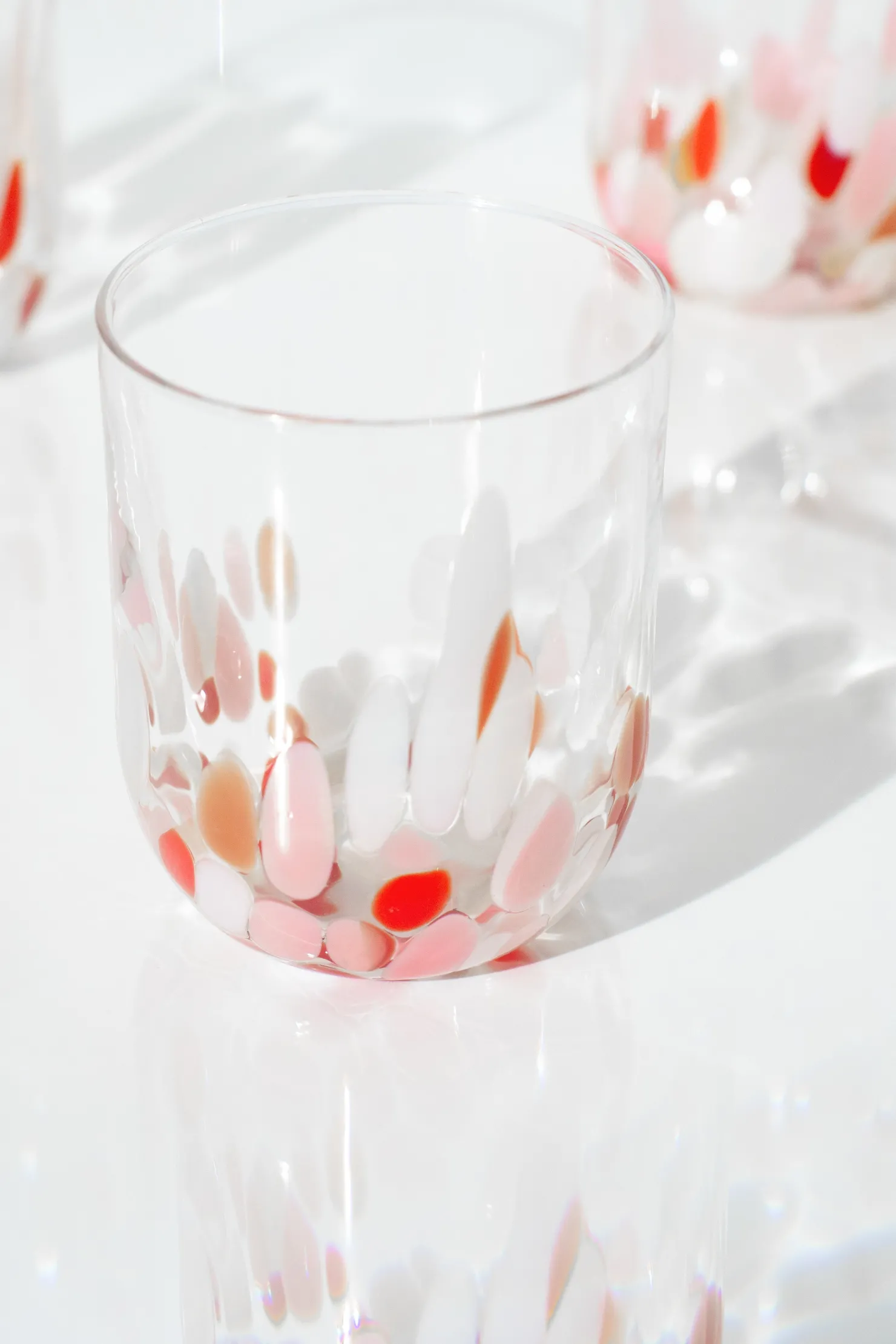 alegria__glass_large_drops_goldfish_2.webp Motel a Miio Große Gläser^Alegria - Glass Large drops goldfish