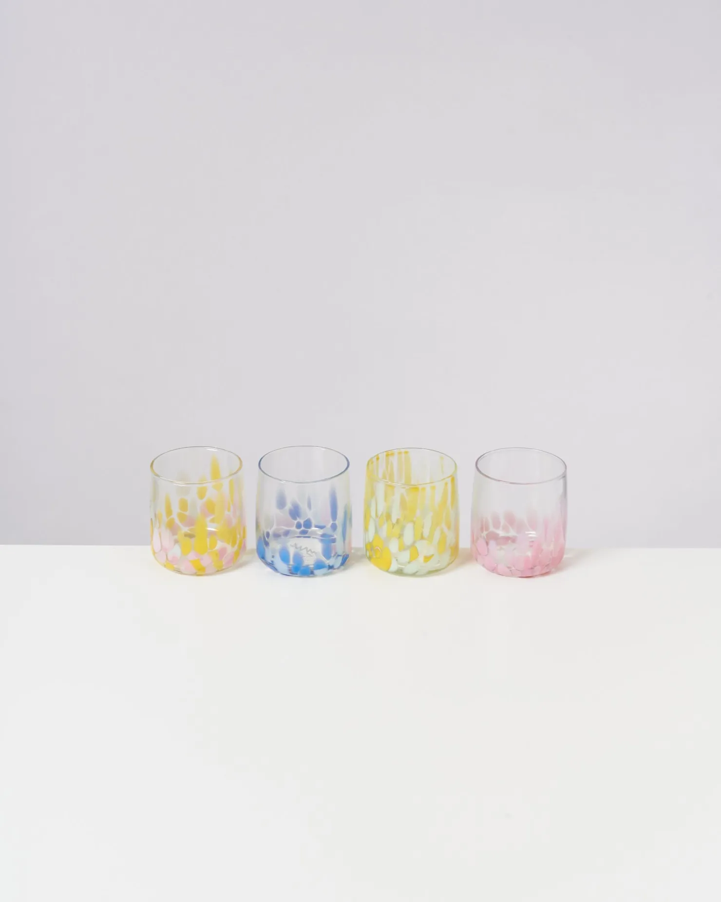 alegria__glass_small_big_drops_pink_yellow_2.webp Motel a Miio Kleine Gläser^Alegria - Glass Small Big Drops Pink Yellow big drops rosa gelb