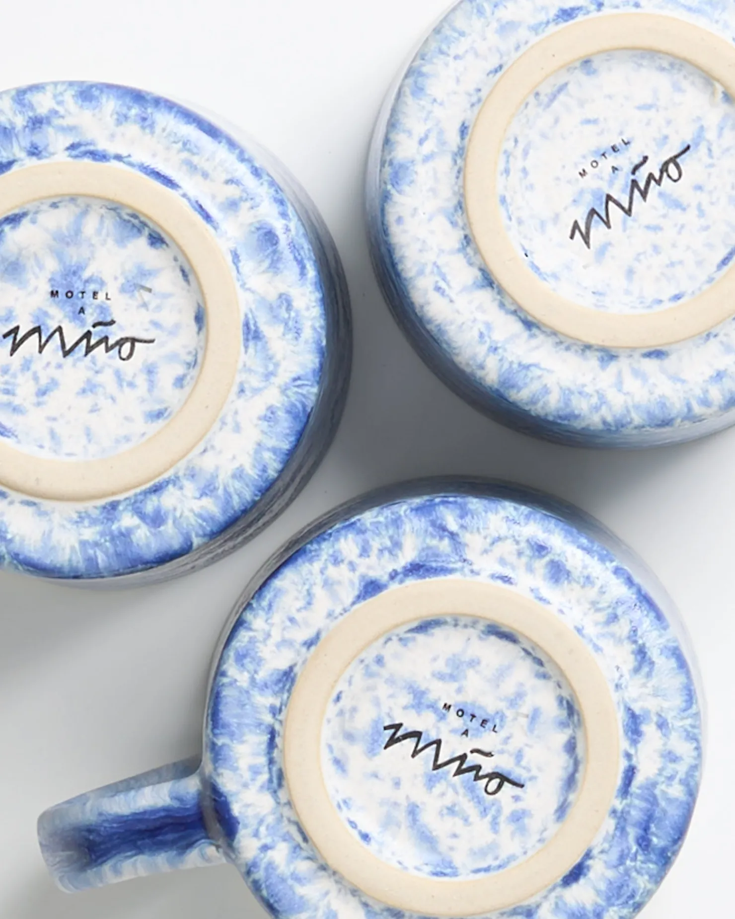 almada__mug_big_blue_speckled_4.webp Motel a Miio Große Tassen^Almada - Mug Big Blue Speckled blau gesprenkelt