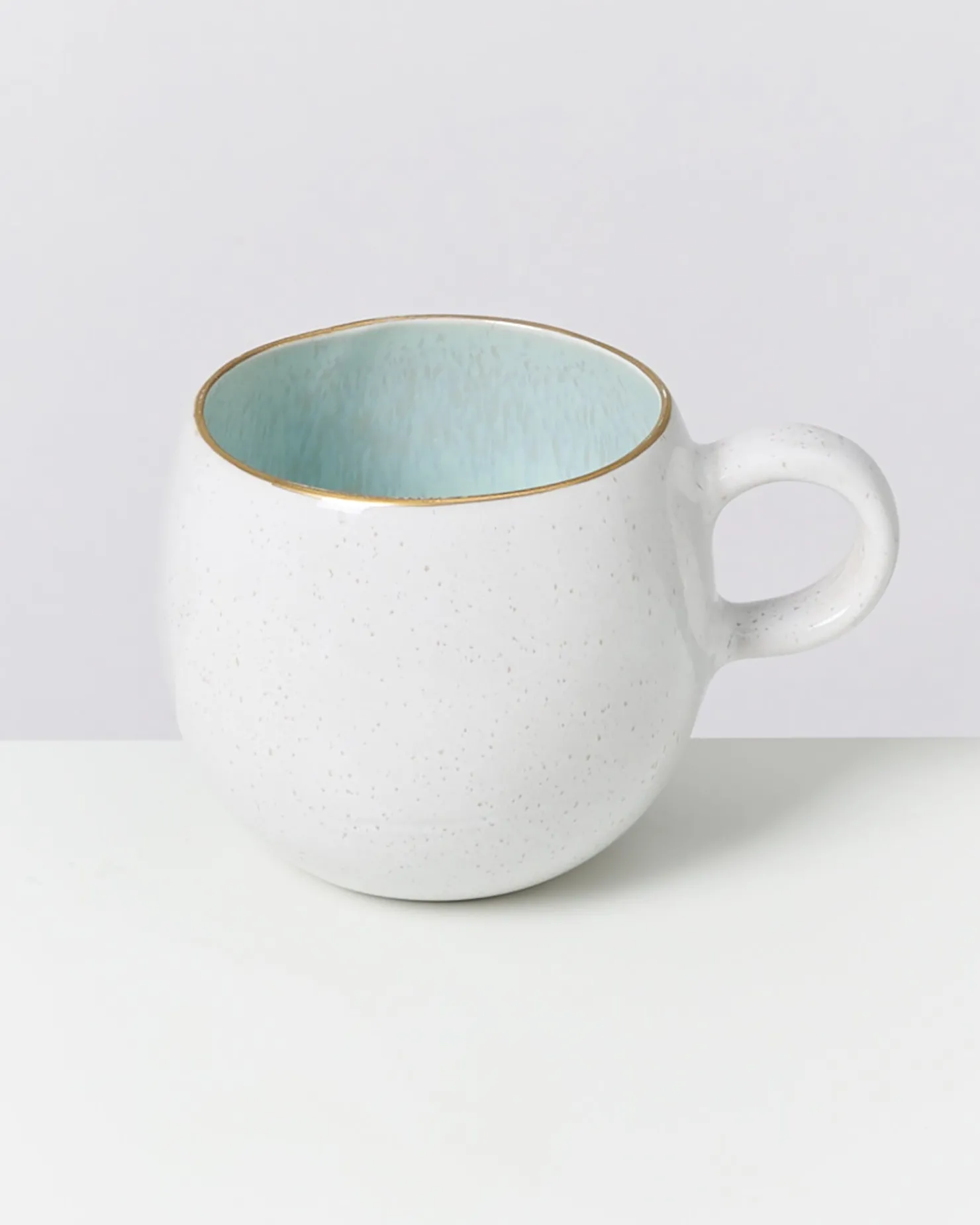 areia__mug_big_azure_with_gold_rim_6.webp Motel a Miio Große Tassen^Areia - Mug Big With Gold Rim azure