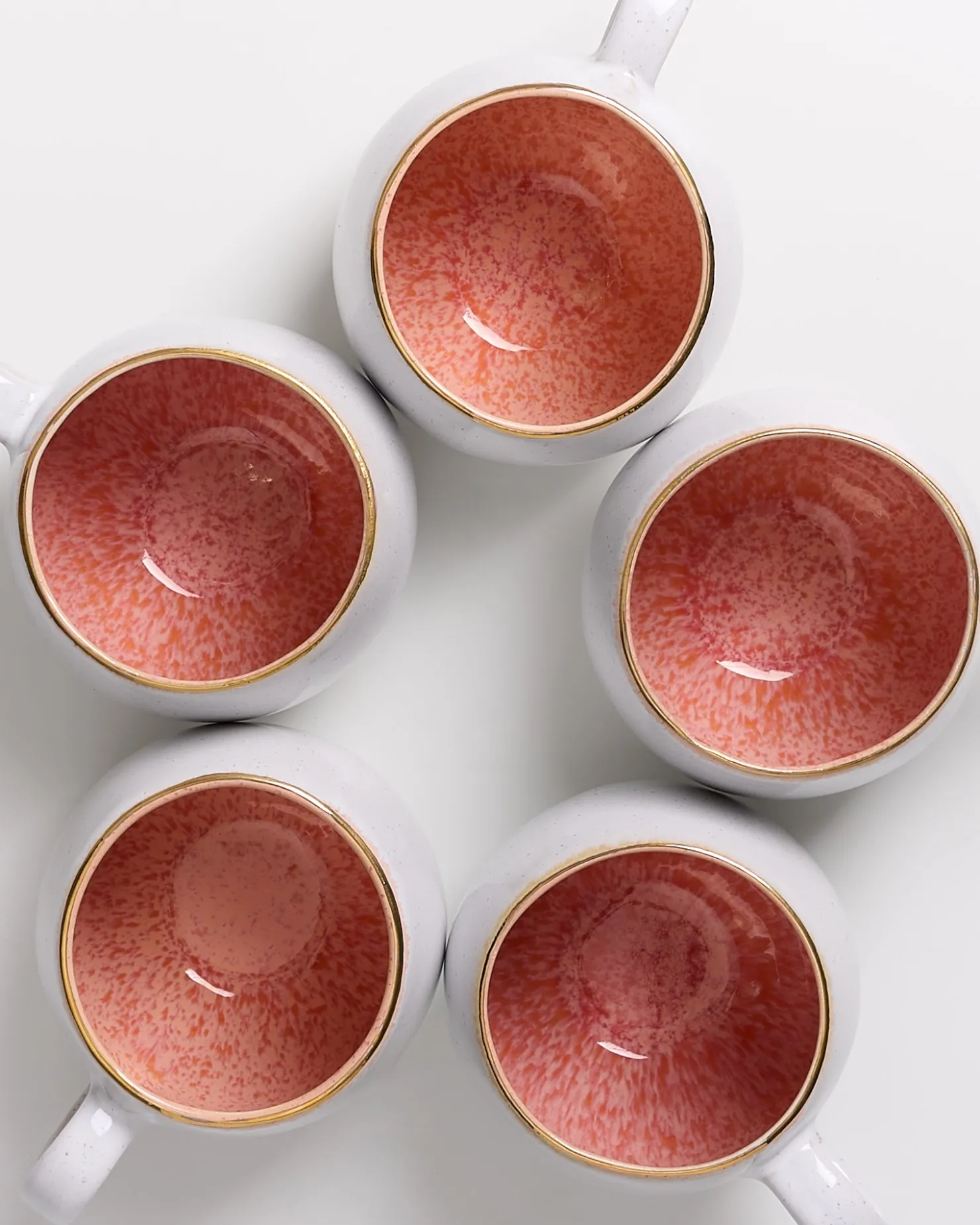 areia__mug_big_pink_with_gold_rim_4.webp Motel a Miio Große Tassen^Areia - Mug Big With Gold Rim pink