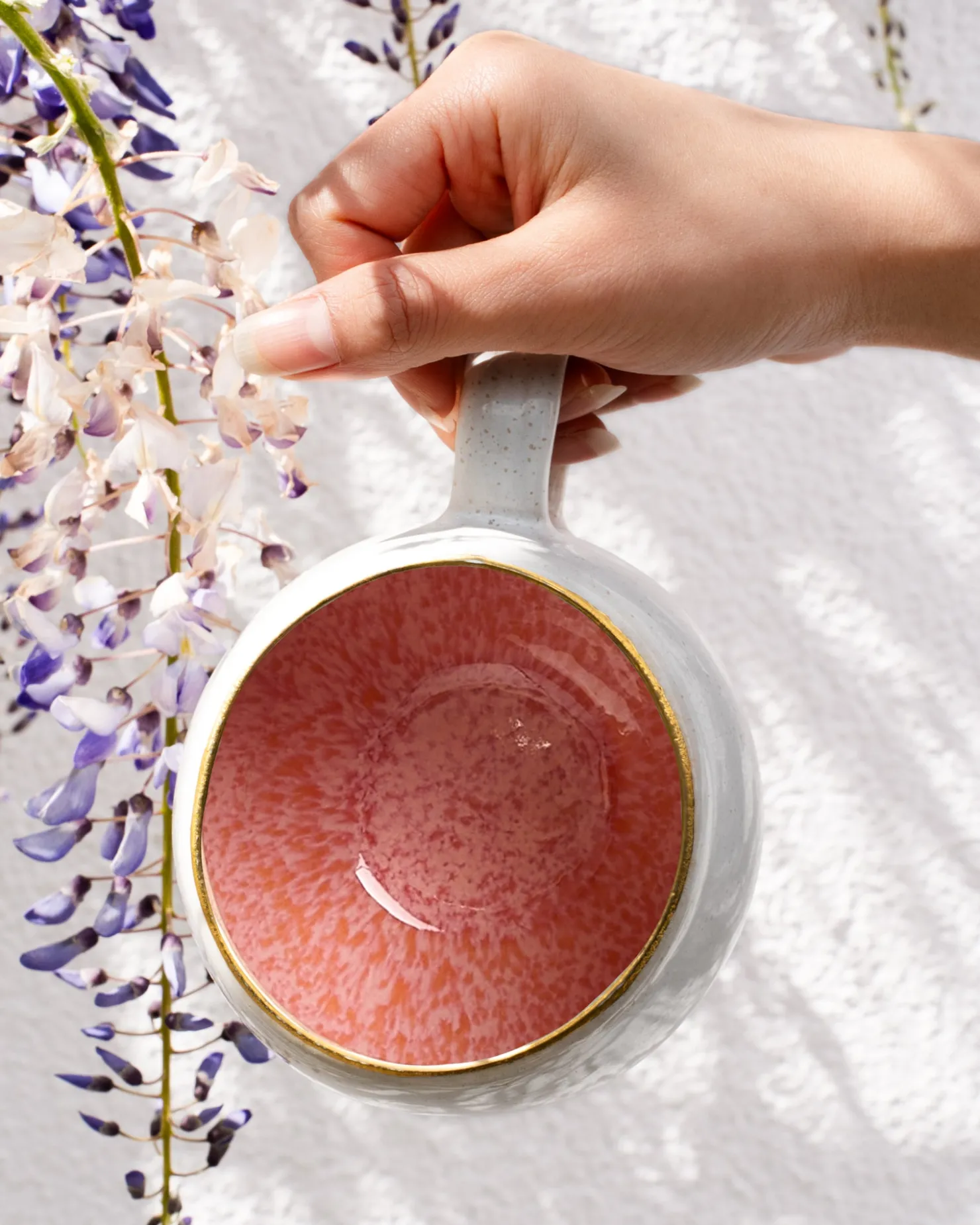areia__mug_big_pink_with_gold_rim_7.webp Motel a Miio Große Tassen^Areia - Mug Big With Gold Rim pink