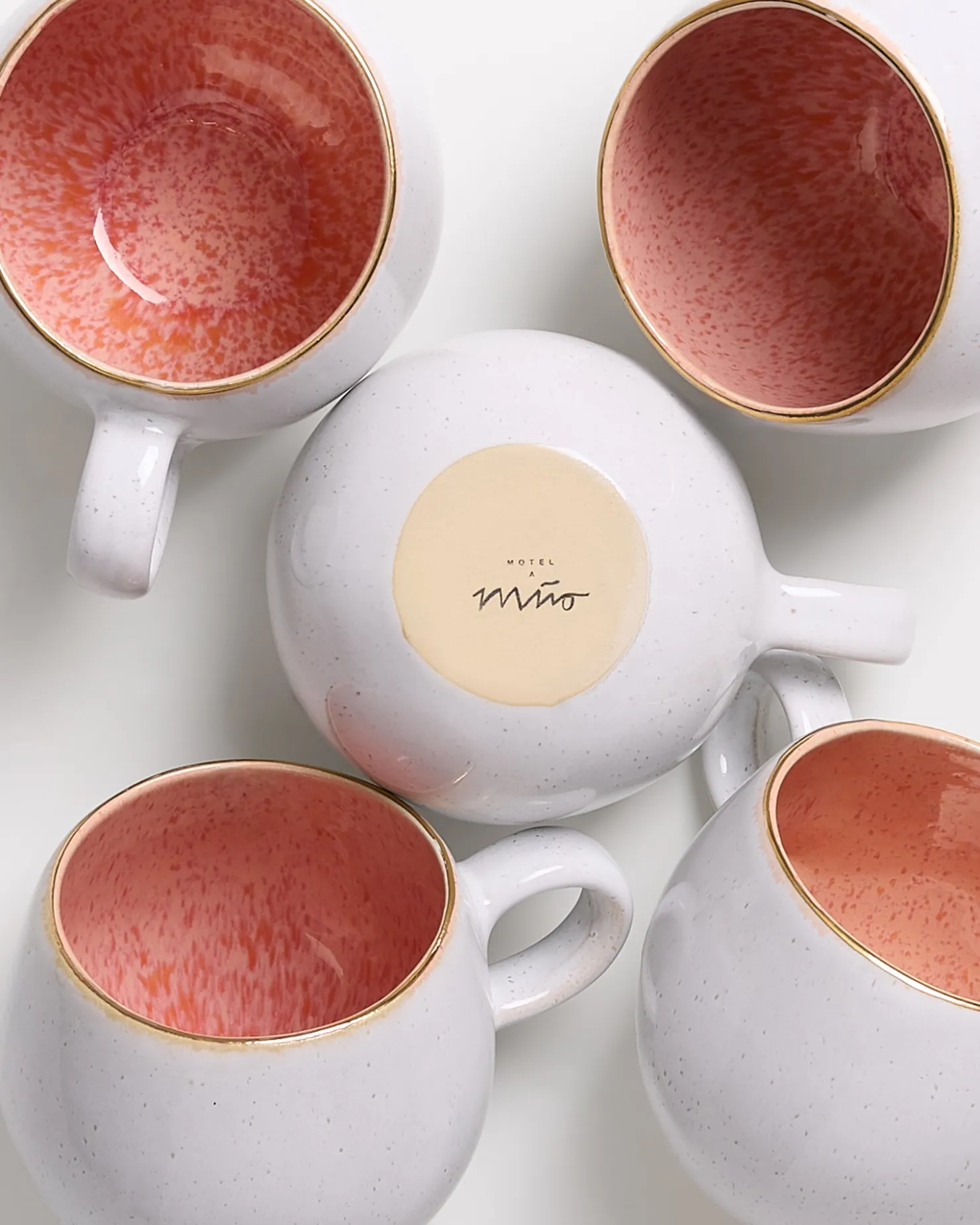 areia__mug_big_pink_with_gold_rim_8.webp Motel a Miio Große Tassen^Areia - Mug Big With Gold Rim pink