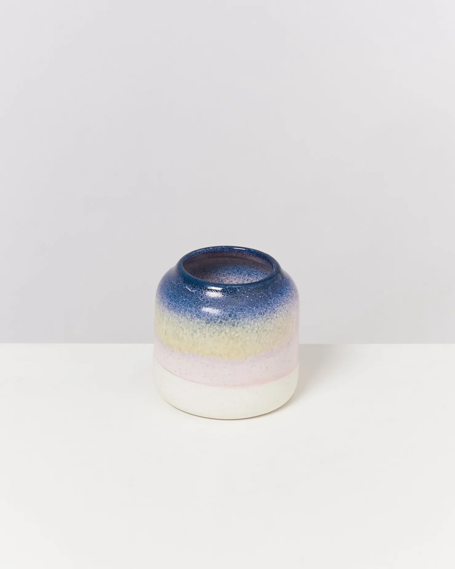 beb_vase__blue_rose_speckled_2.webp Motel a Miio Kleine Vasen^Bebé Vase - Blue Rose Speckled blau rosa gesprenkelt