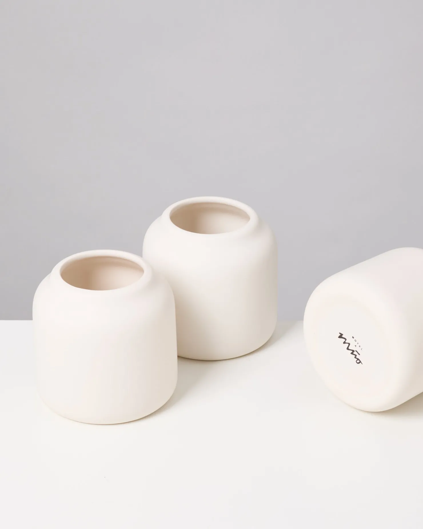 beb_vase__sand_matt_2.webp Motel a Miio Kleine Vasen^Bebé Vase - Sand Matt sand matt