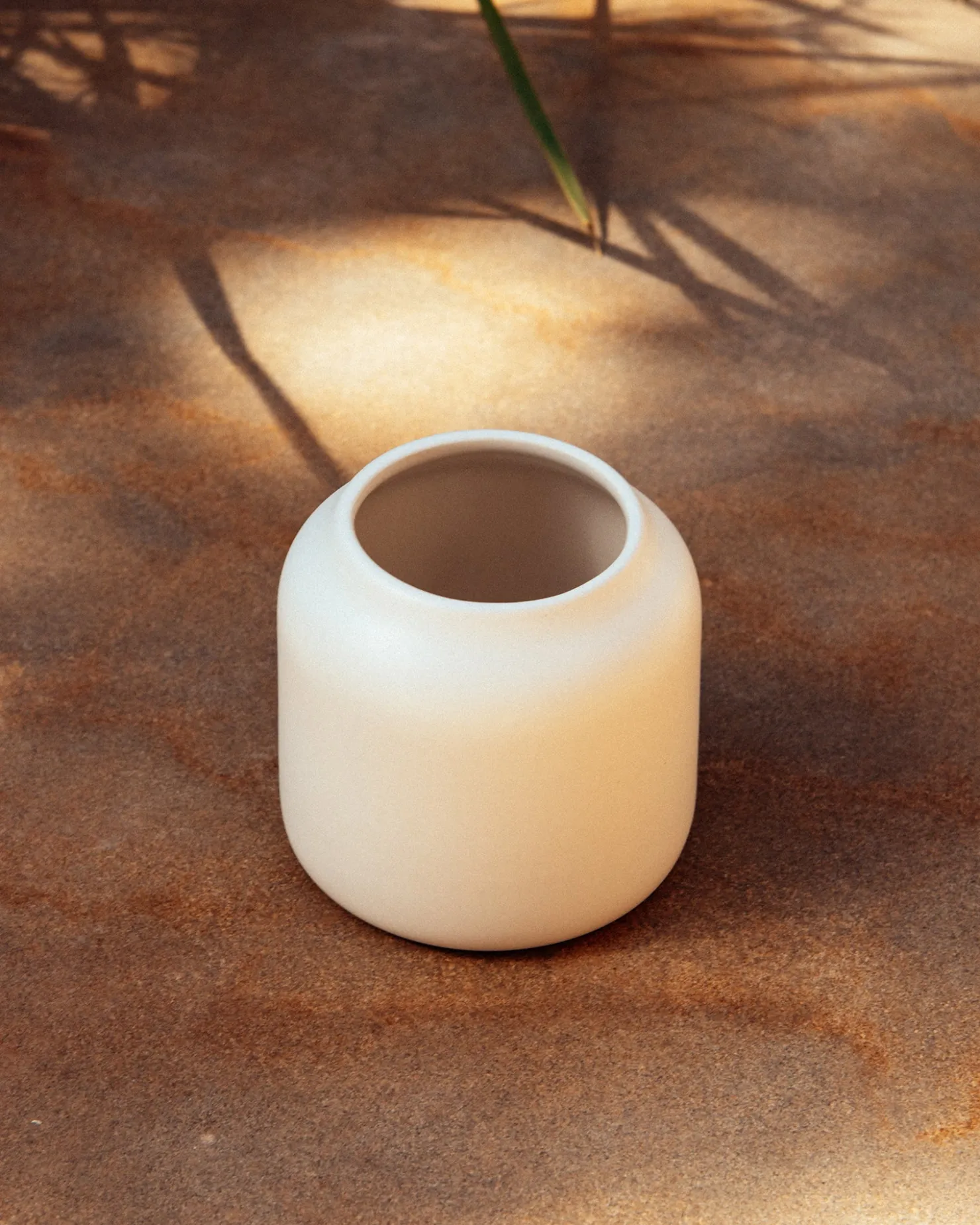 beb_vase__sand_matt_8.webp Motel a Miio Kleine Vasen^Bebé Vase - Sand Matt sand matt
