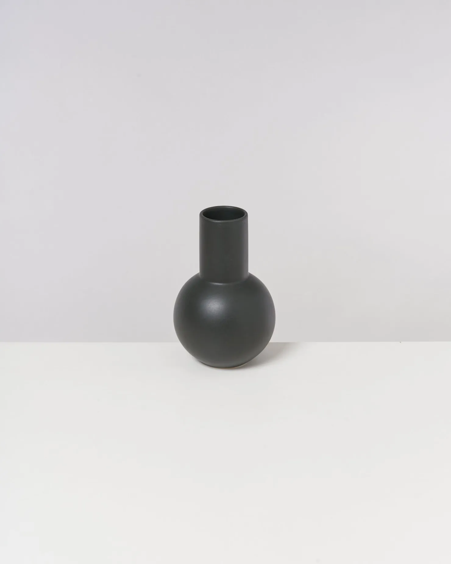 bola_vase_m__darkgreen_3.webp Motel a Miio Mittlere Vasen^Bola Vase M - Darkgreen dark green
