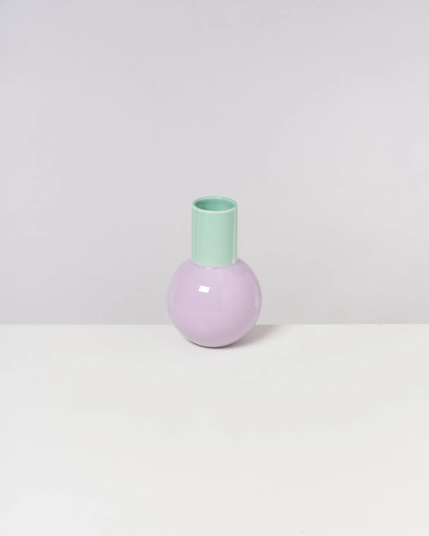 bola_vase_m__lilac_green_2.webp Motel a Miio Mittlere Vasen^Bola Vase M - Lilac Green pastel mint purple