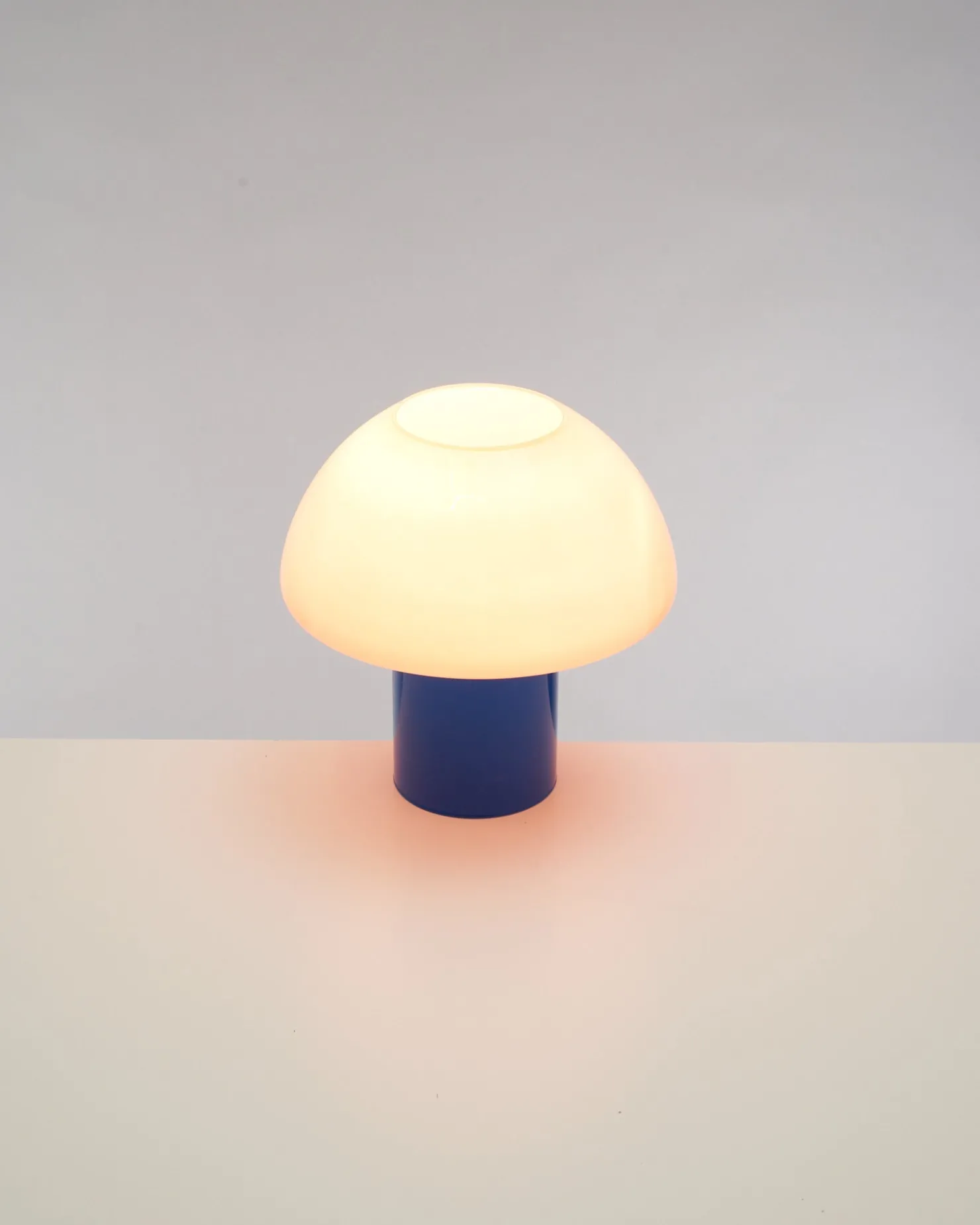 cogumelo__glass_lamp_pink_blue_5.webp Motel a Miio Lampen^Cogumelo - Glass Lamp Pink Blue rosa blau