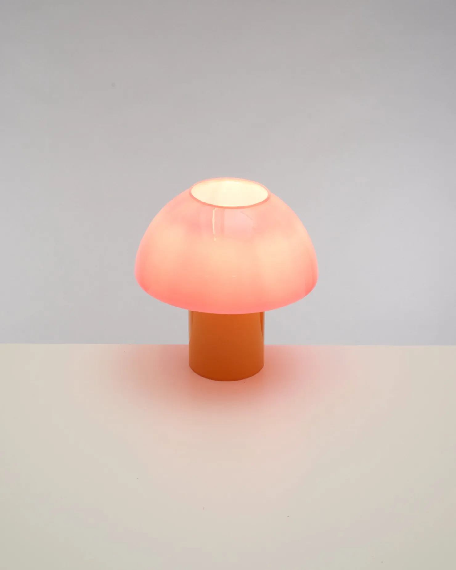 cogumelo__glass_lamp_pink_yellow_5.webp Motel a Miio Lampen^Cogumelo - Glass Lamp Pink Yellow rosa gelb