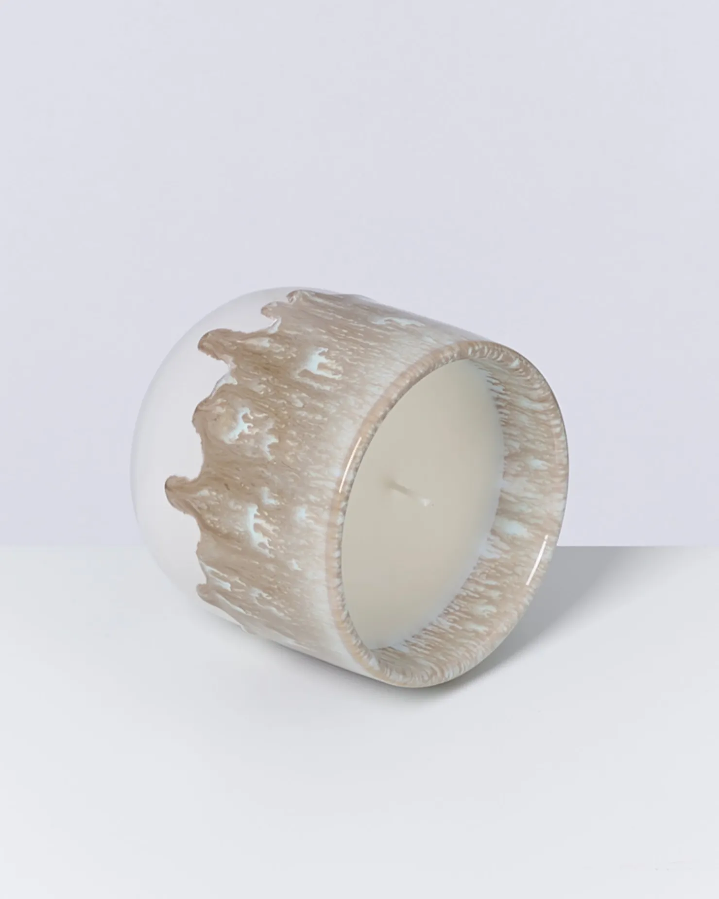 coimbra__scented_candle_amber_glow_sand_4.webp Motel a Miio Duftkerzen^Coimbra - Scented Candle “Amber Glow” sand