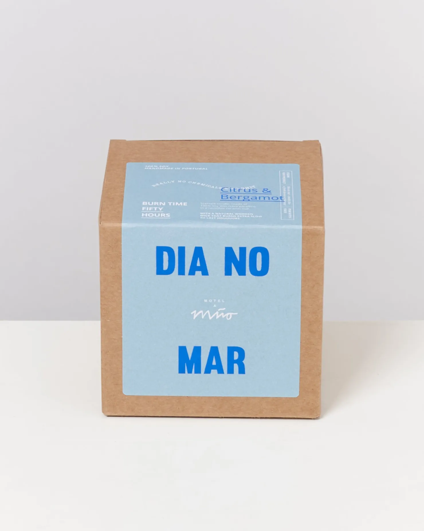 coimbra__scented_candle_dia_no_mar_greyblue_9.webp Motel a Miio Duftkerzen^Coimbra - Scented Candle "Dia No Mar" Greyblue graublau