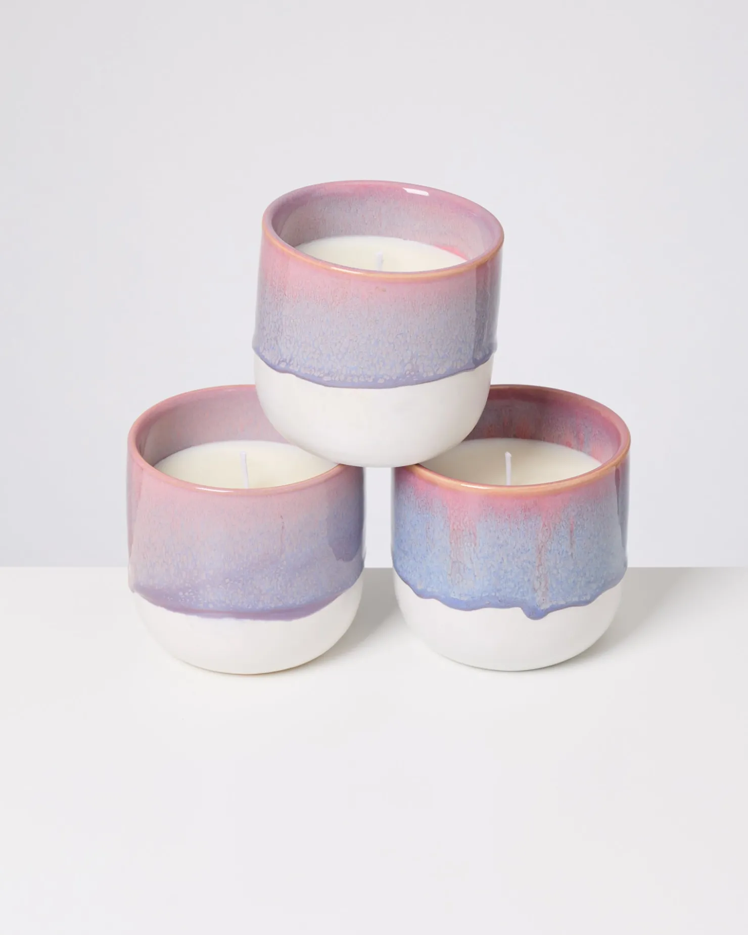 coimbra__scented_candle_ocean_breeze_lilac_pink_3.webp Motel a Miio Duftkerzen^Coimbra - Scented Candle “Ocean Breeze” lilac pink
