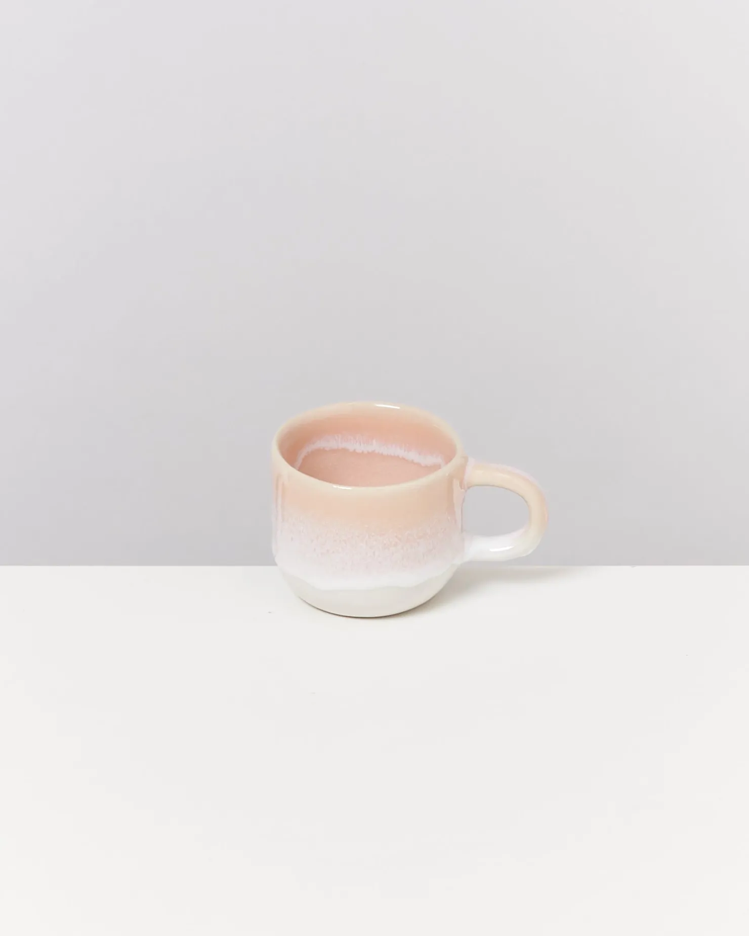 coimbra_espressomug_apricot_2.webp Motel a Miio Espressotassen^Coimbra Espressomug apricot