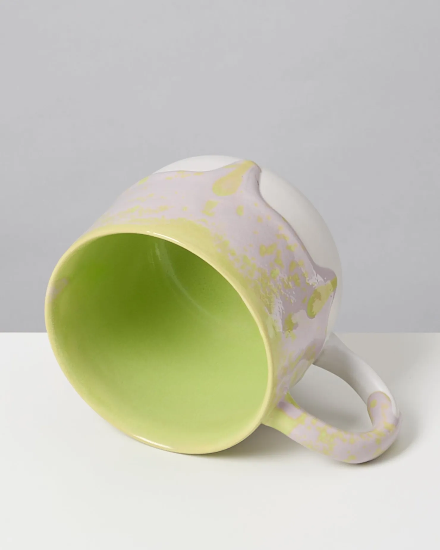 coimbra_tea_mug_big_lime_lilac_3.webp Motel a Miio Große Tassen^Coimbra Tea Mug Big Lime Lilac lime-lilac