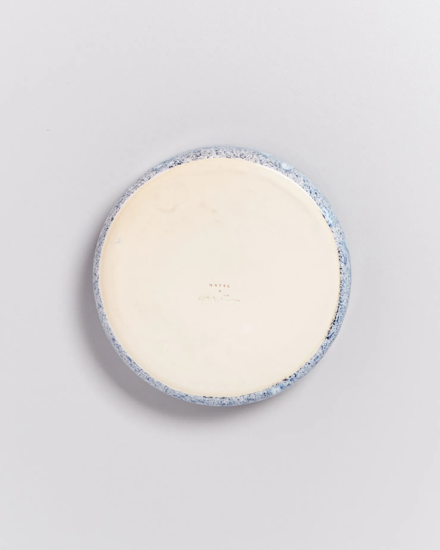 cordoama__mini_plate_deep_blue_speckled_3.webp Motel a Miio Schmuckschälchen^Cordoama - Mini Plate Deep Blue Speckled speckled blue