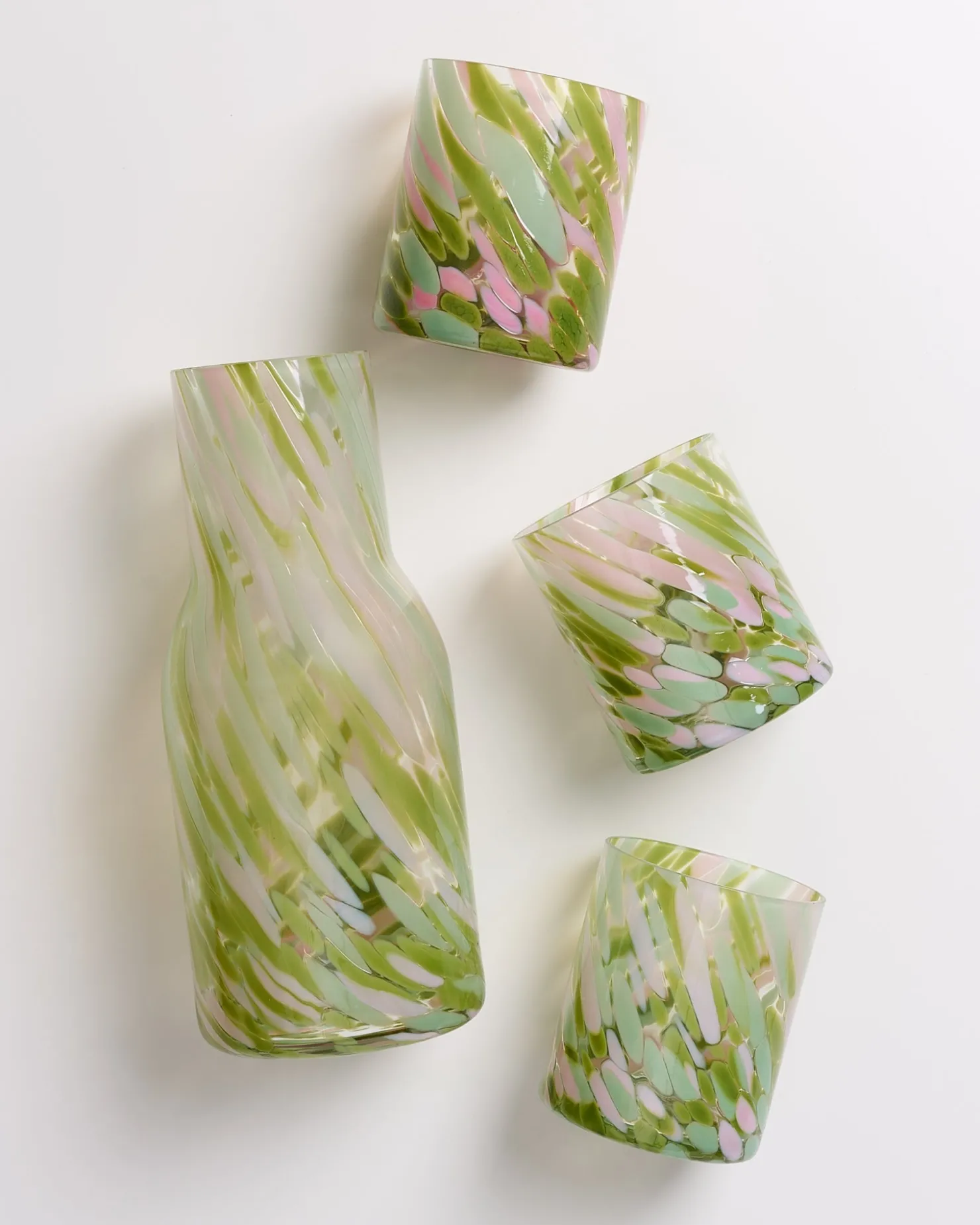 joia__decanter_drops_green_pink_4.webp Motel a Miio Glaskaraffen^Joia - Decanter Drops Green Pink grün rosa