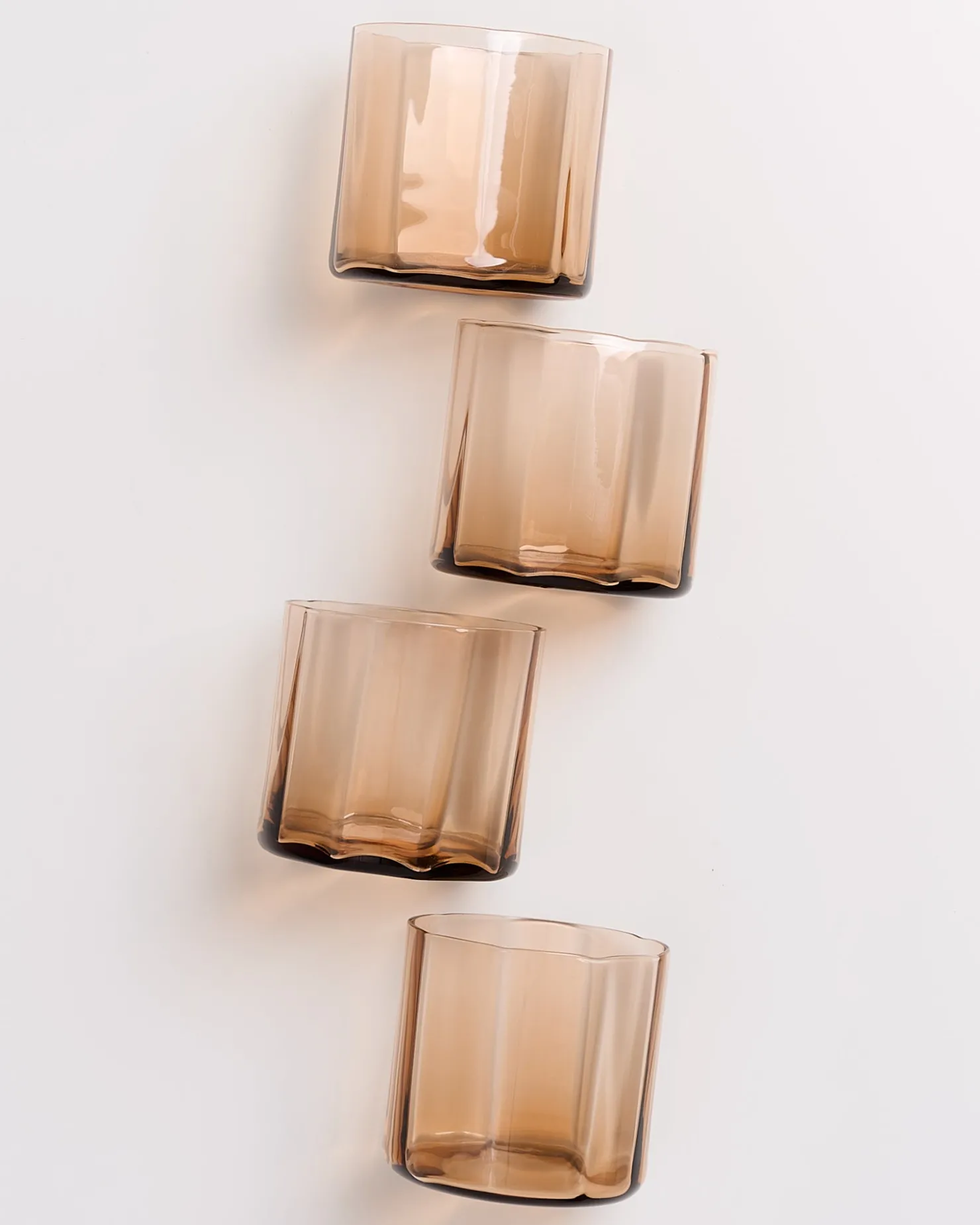 joia__glass_small_flower_bronze_2.webp Motel a Miio Kleine Gläser^Joia - Glass Small Flower bronze