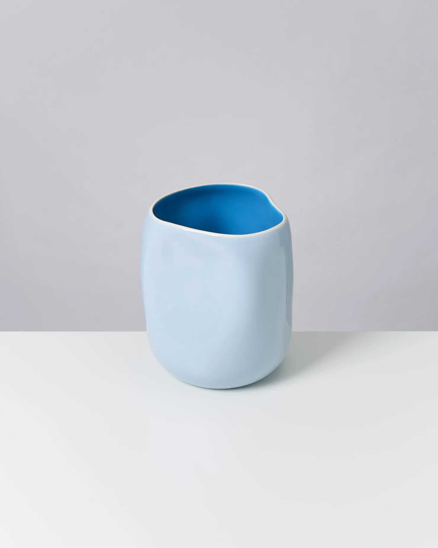 Motel a Miio Große Vasen^João Vase L hellblau blau