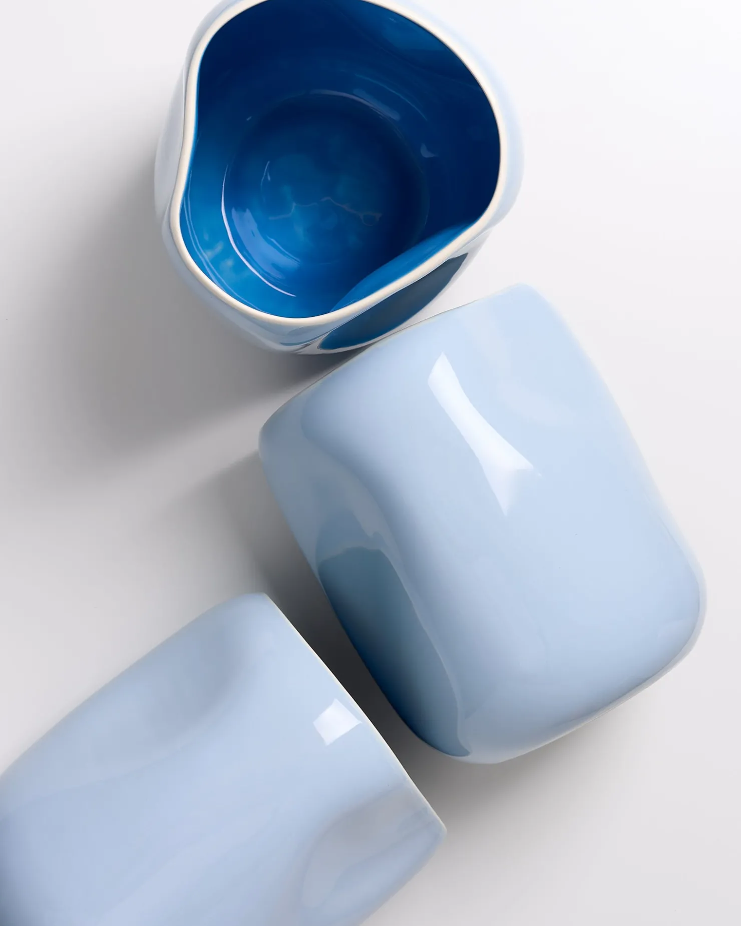 joo_vase_l_hellblau_blau_5.webp Motel a Miio Große Vasen^João Vase L hellblau blau