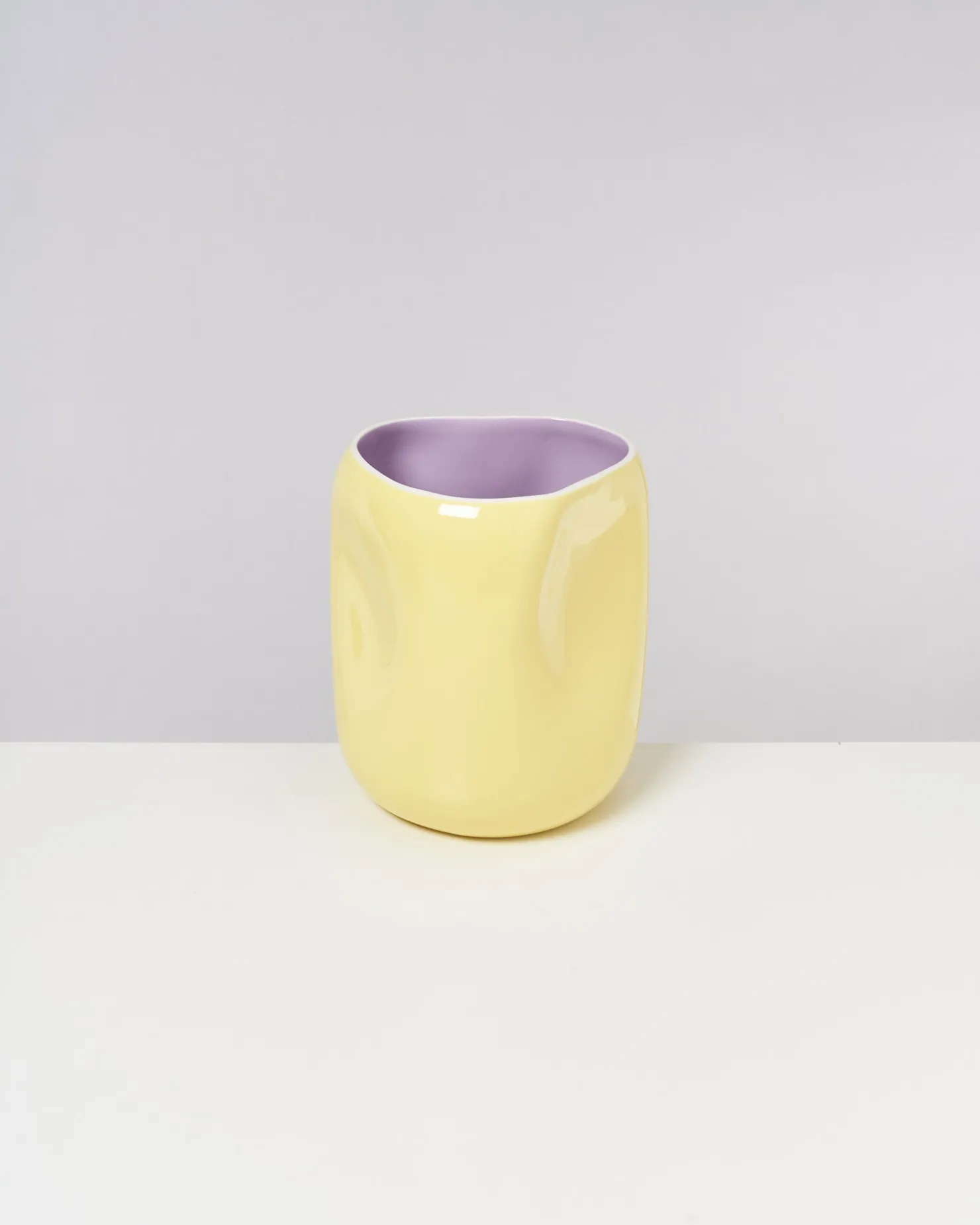 joo_vase_l_yellow_lilac_4.webp Motel a Miio Große Vasen^João Vase L Yellow Lilac gelb lila
