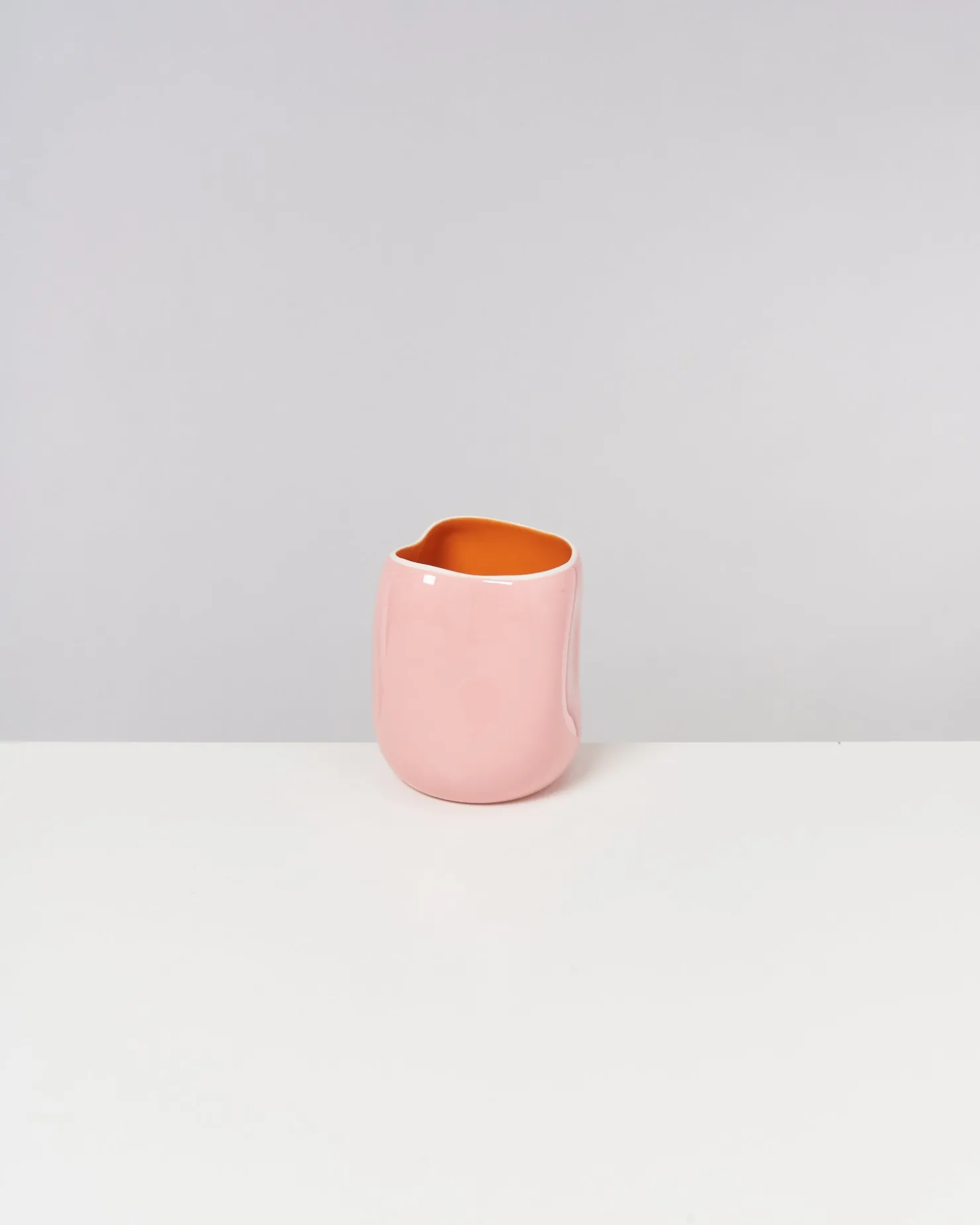 joo_vase_m_rose_orange_3.webp Motel a Miio Mittlere Vasen^João Vase M Rose Orange rosa orange