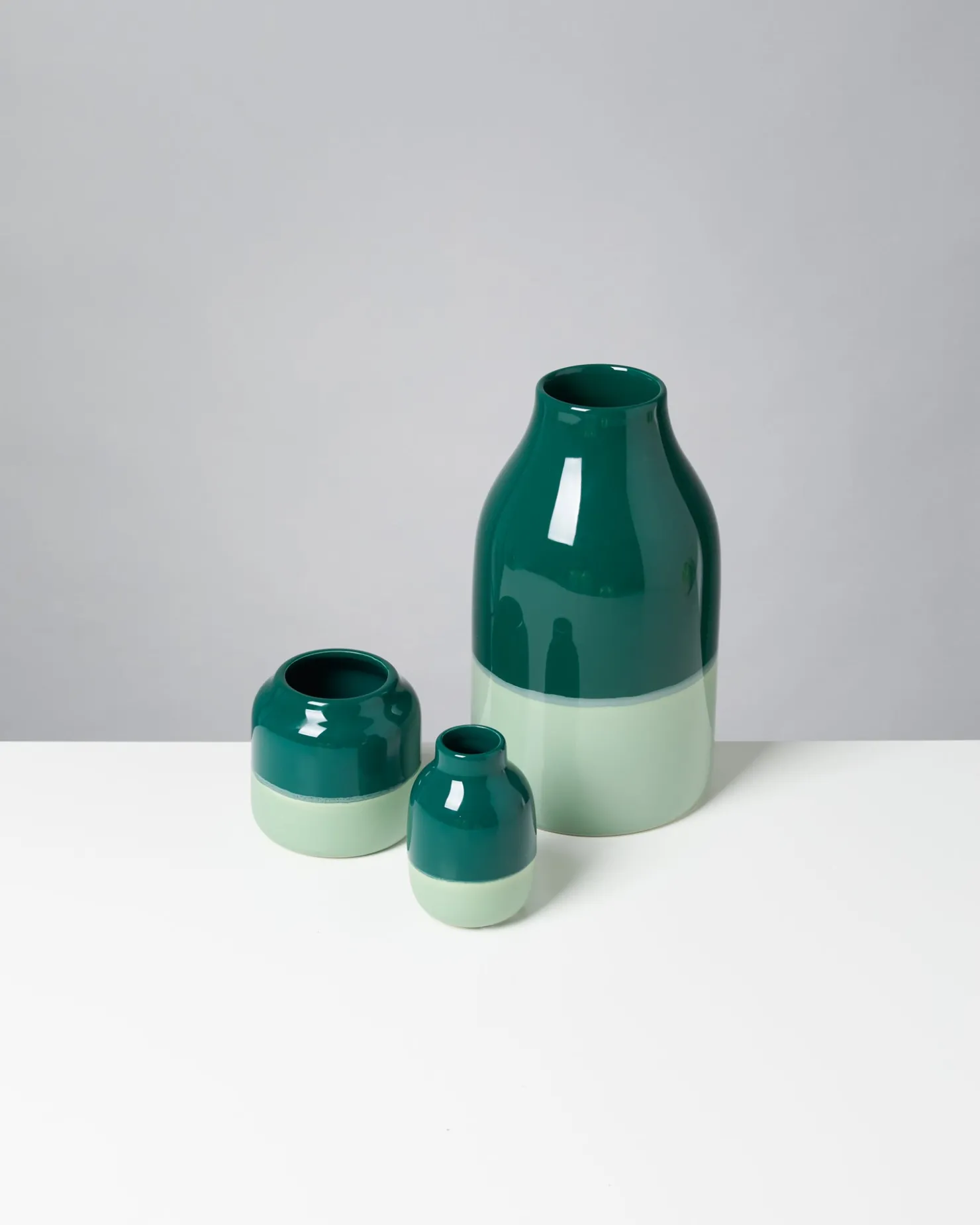 marisa_vase__darkgreen_sage_3.webp Motel a Miio Mittlere Vasen^Marisa Vase - Darkgreen Sage dark green sage