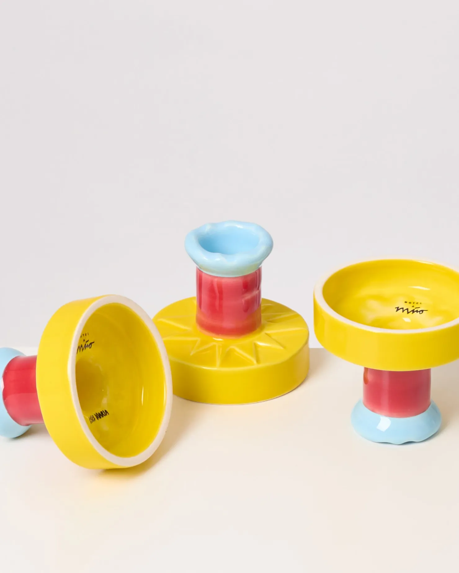 motel_a_miio_x_isismaria_brisa_candleholder_yellow_red_2.webp Motel a Miio Kerzen Und Kerzenständer^ X Isis-Maria Brisa Candleholder Yellow Red gelb rot