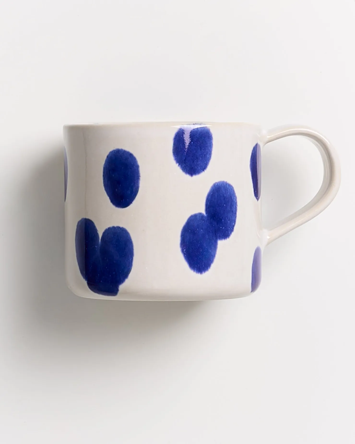 ndoa__mug_blue_dots_11.webp Motel a Miio Große Tassen^Nódoa - Mug blue dots