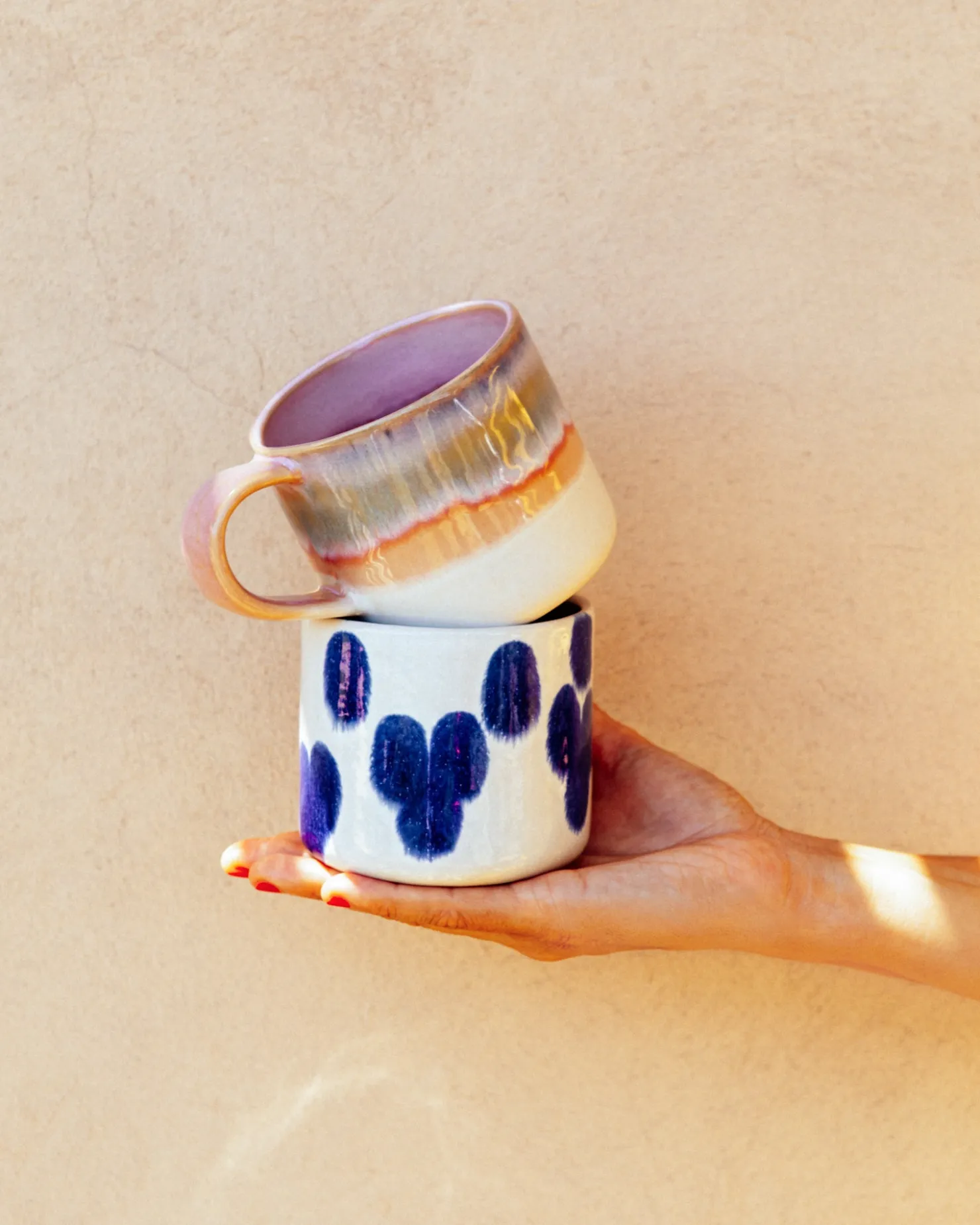 ndoa__mug_blue_dots_12.webp Motel a Miio Große Tassen^Nódoa - Mug blue dots