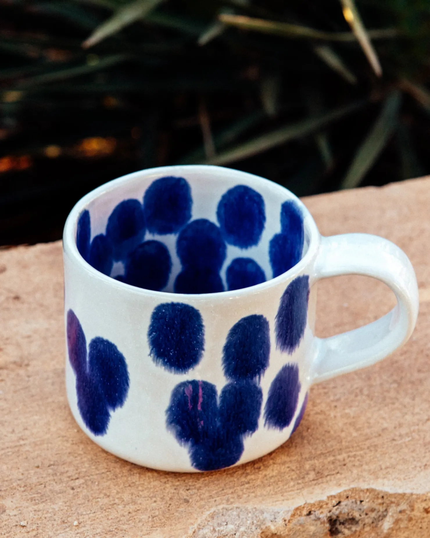 ndoa__mug_blue_dots_9.webp Motel a Miio Große Tassen^Nódoa - Mug blue dots
