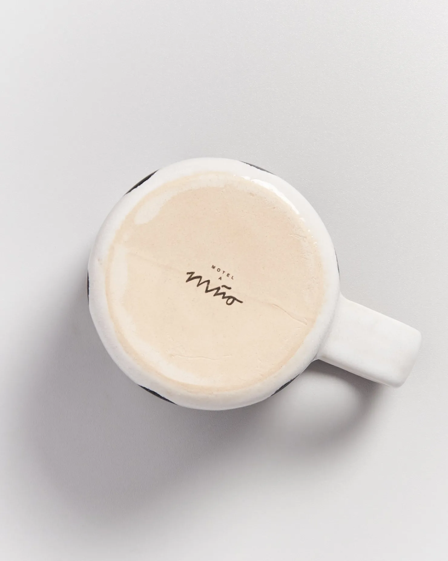 ndoa__set_of__mugs_black_dots_3.webp Motel a Miio Tassen-Sets^Nódoa - Set Of 6 Mugs Black Dots schwarze Punkte