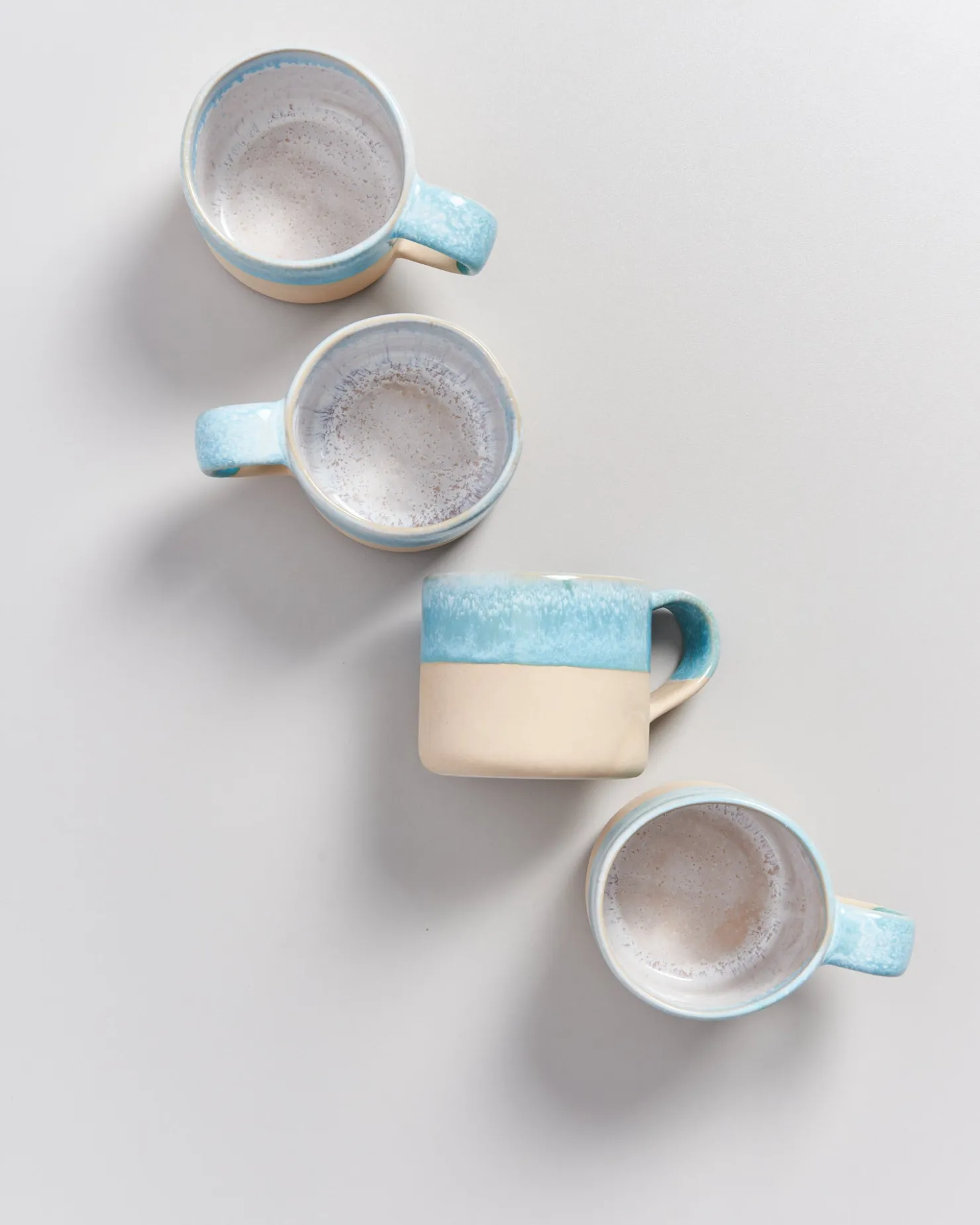 ndoa__set_of__mugs_blue_dipped_2-1.webp Motel a Miio Tassen-Sets^Nódoa - Set Of 4 Mugs blue dipped