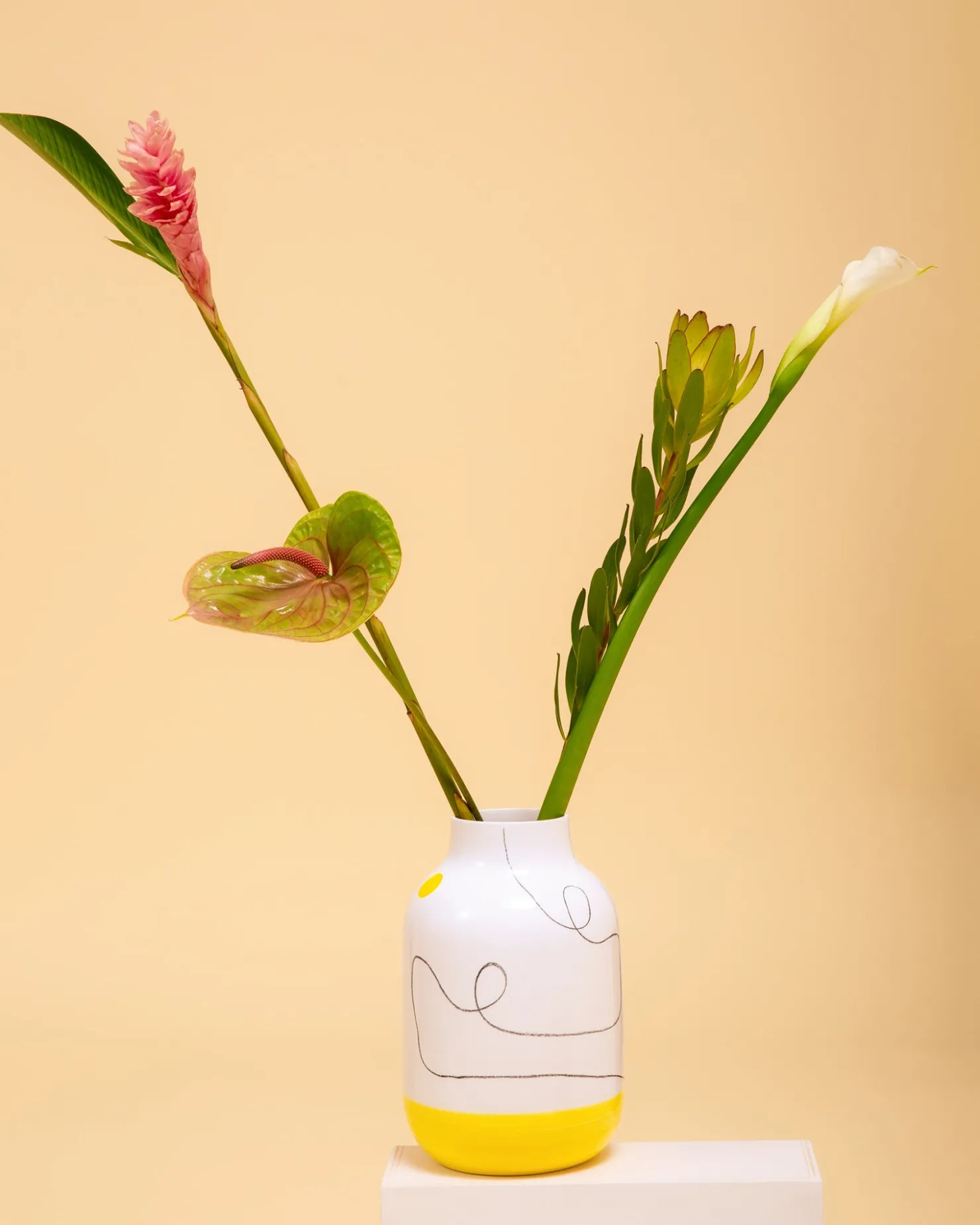 nuno_vase_l__arts_white_2.webp Motel a Miio Große Vasen^Nuno Vase L - Arts white