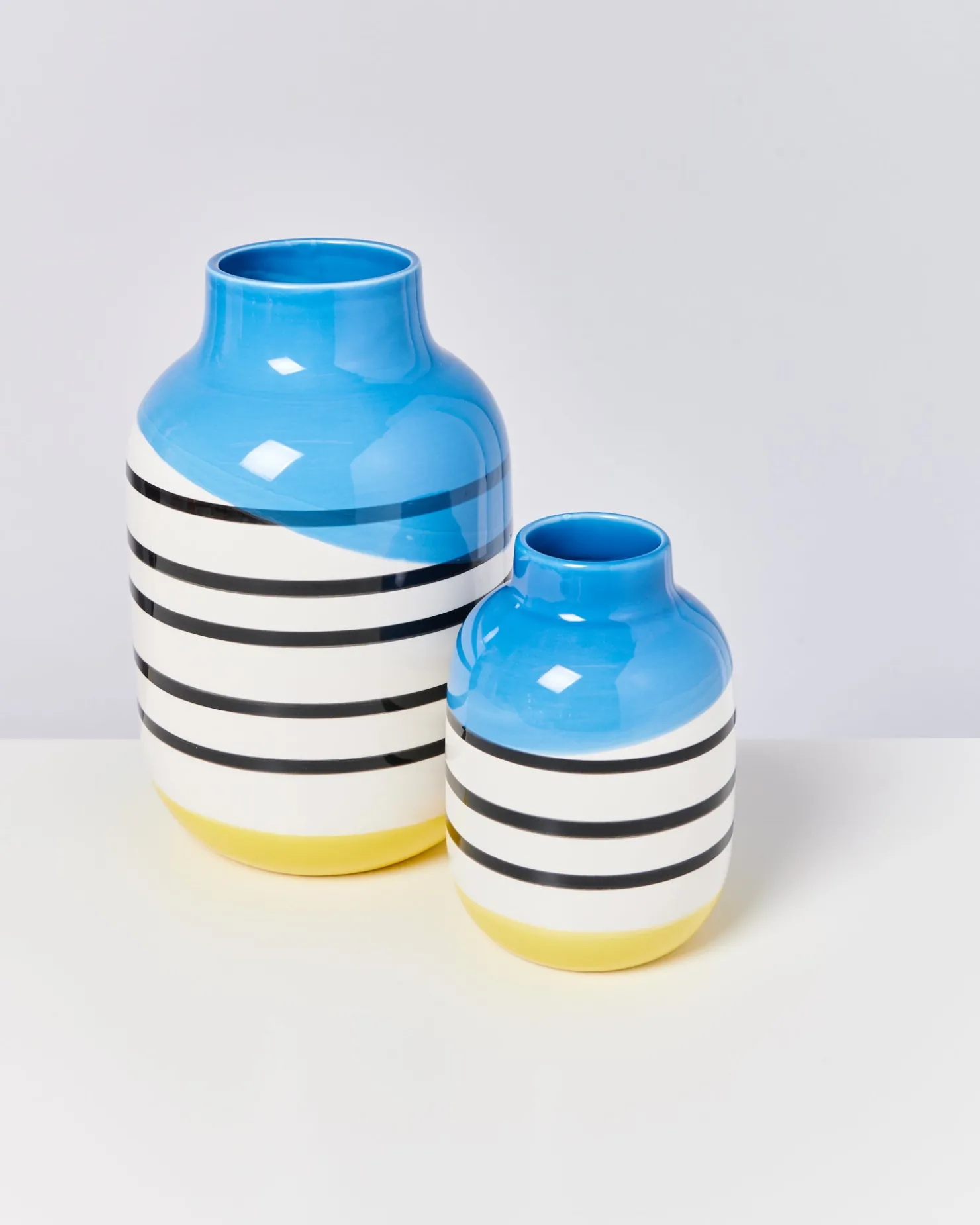 Motel a Miio Große Vasen^Nuno Vase L - Black & White Striped With Blue black and white striped with blue