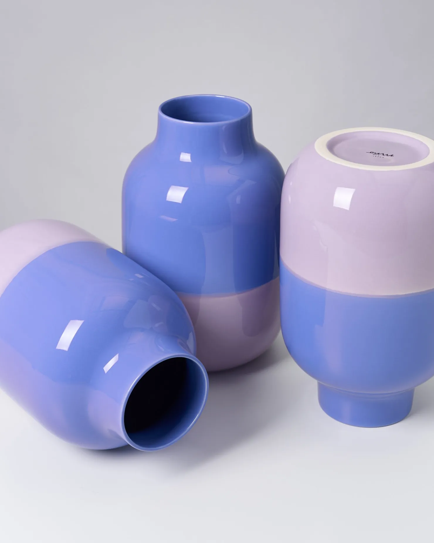 nuno_vase_l__cornflower_lilac_3.webp Motel a Miio Große Vasen^Nuno Vase L - cornflower lilac