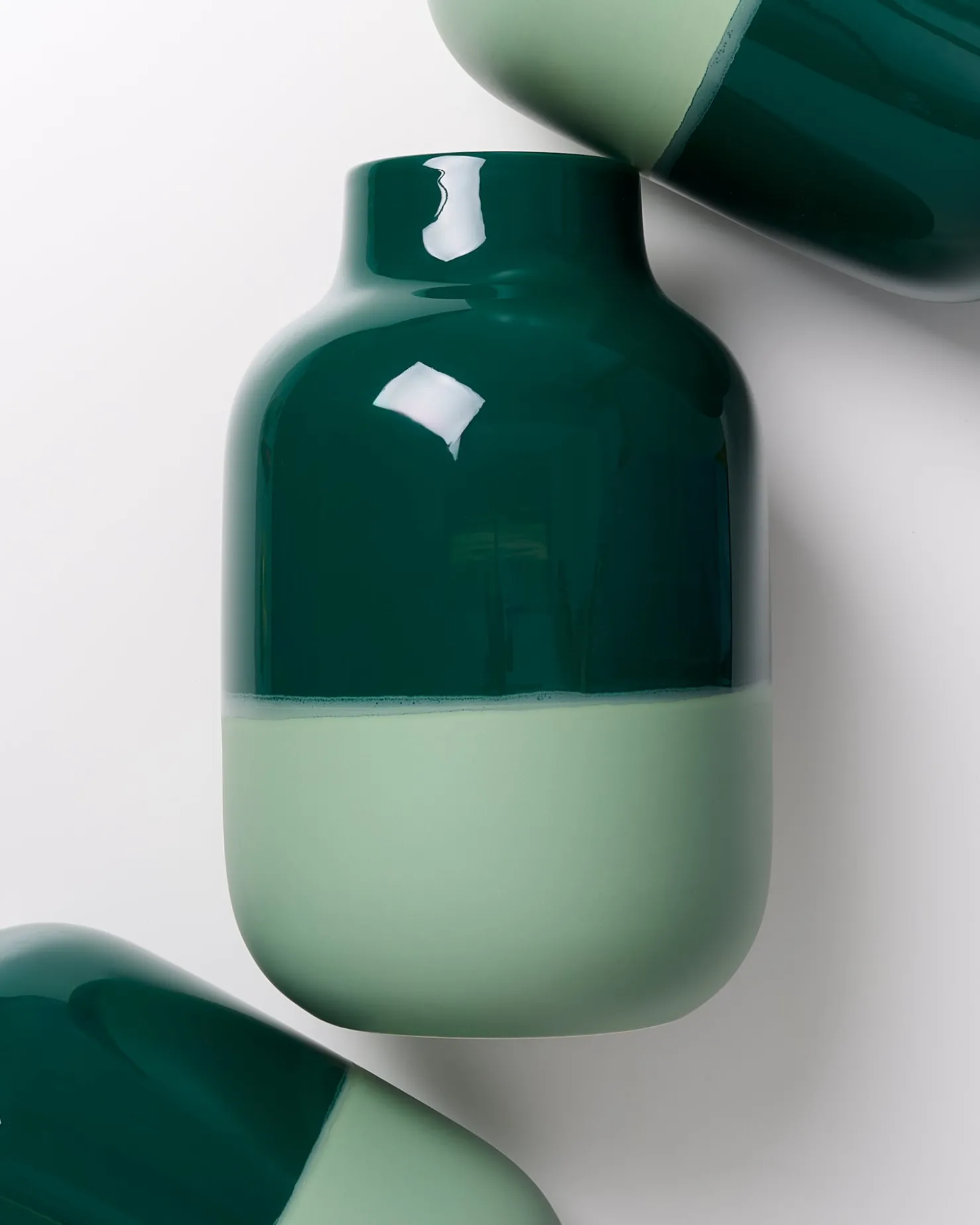 nuno_vase_l__darkgreen_sage_6.webp Motel a Miio Große Vasen^Nuno Vase L - darkgreen sage