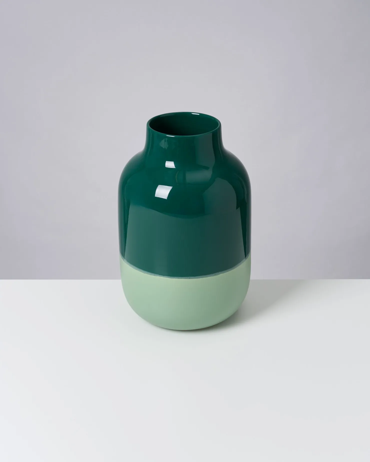 nuno_vase_l__darkgreen_sage_7.webp Motel a Miio Große Vasen^Nuno Vase L - darkgreen sage