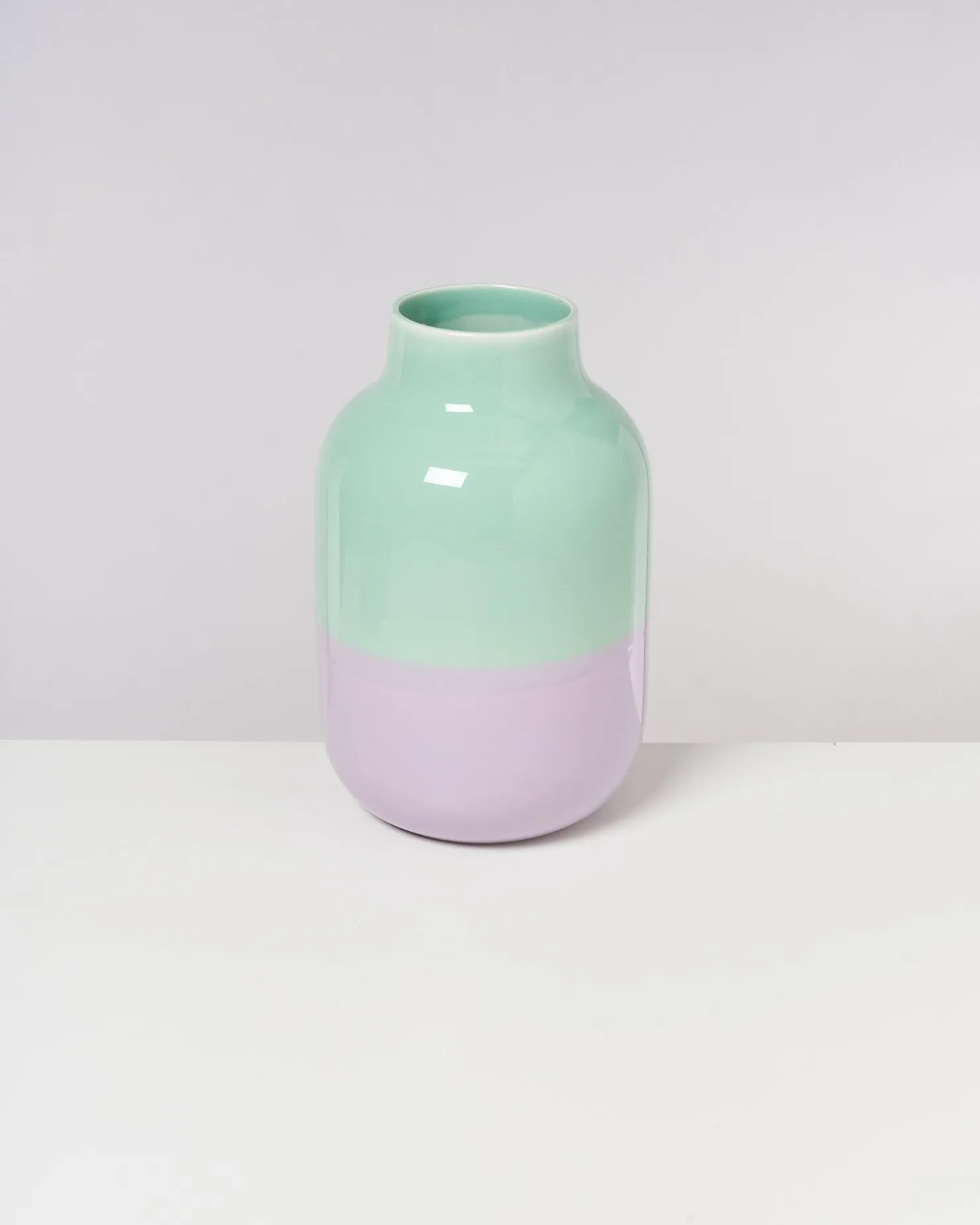 nuno_vase_l__mint_lilac_2.webp Motel a Miio Große Vasen^Nuno Vase L - Mint Lilac pastel mint purple