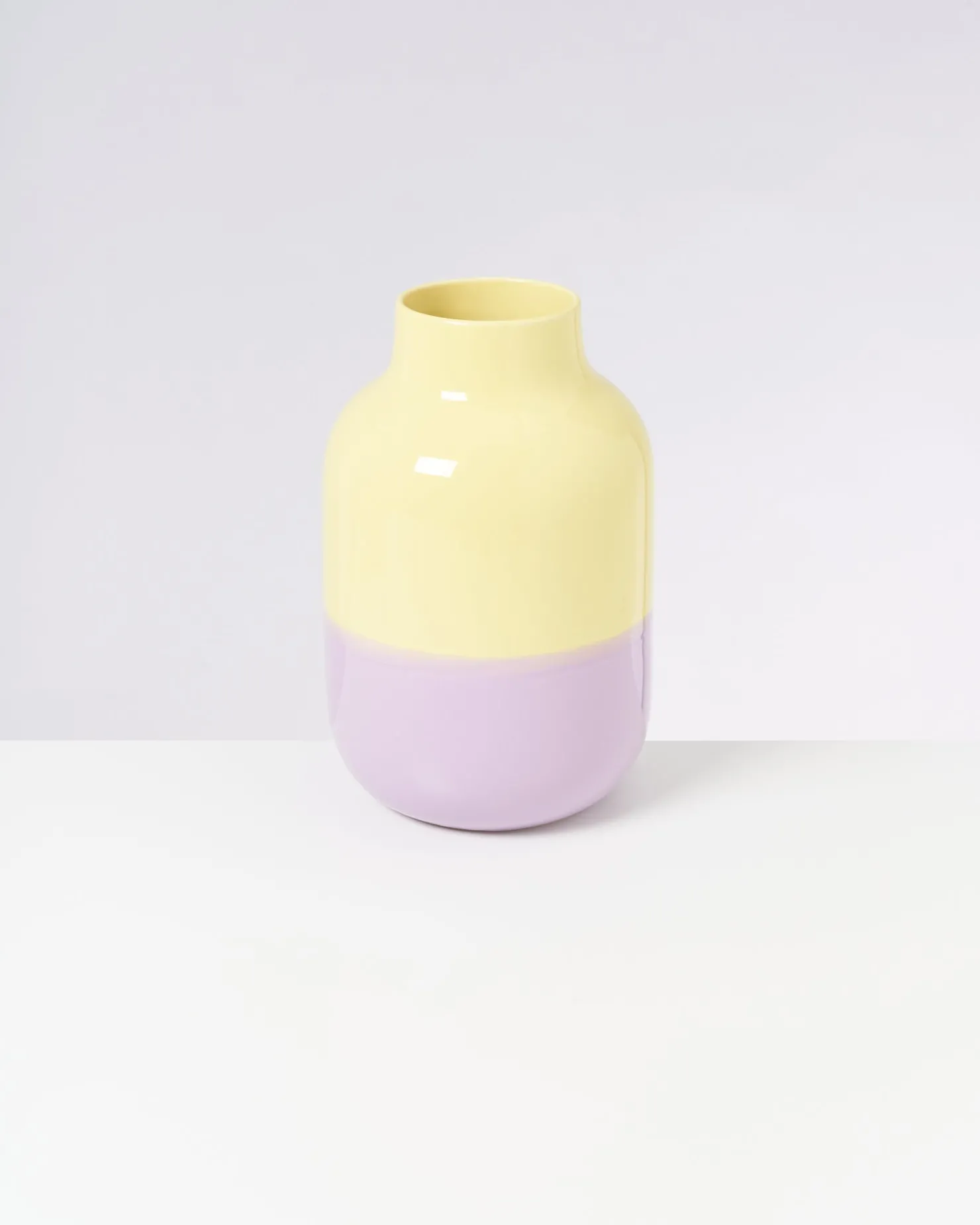 nuno_vase_l__yellow_lilac_2.webp Motel a Miio Große Vasen^Nuno Vase L - Yellow Lilac yellow purple