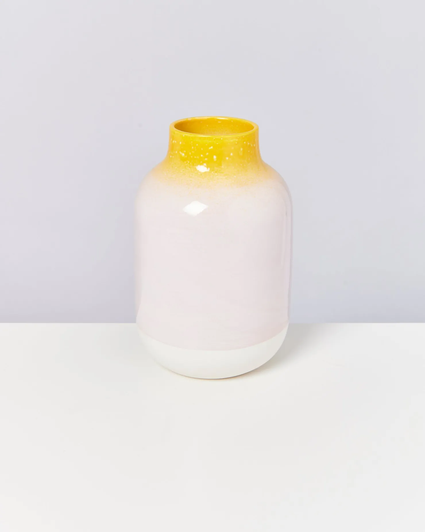 nuno_vase_l__yellow_rose_speckled_3.webp Motel a Miio Große Vasen^Nuno Vase L - Yellow Rose Speckled yellow speckled with pink