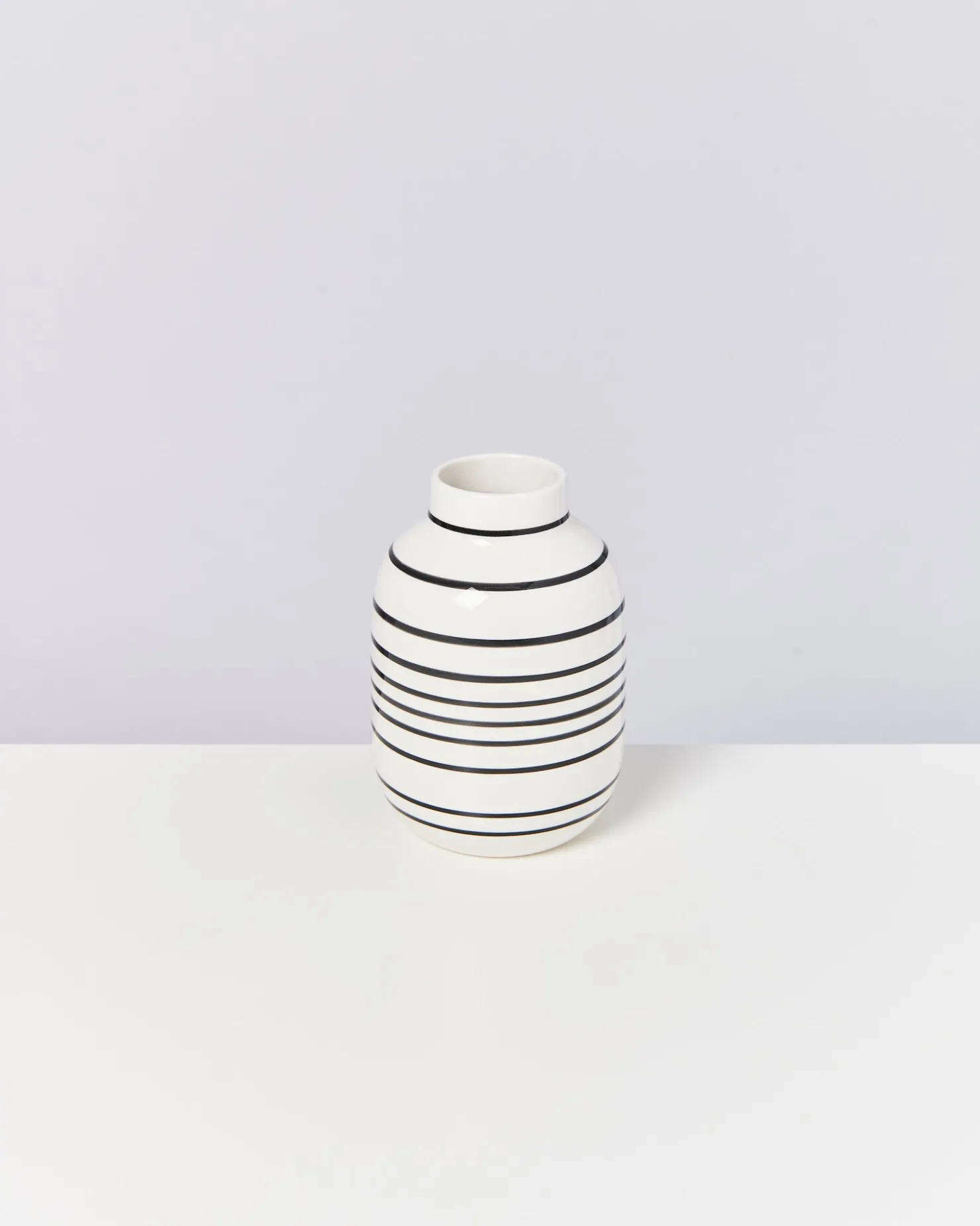 Motel a Miio Mittlere Vasen^Nuno Vase M - Black & White Striped schwarz weiß