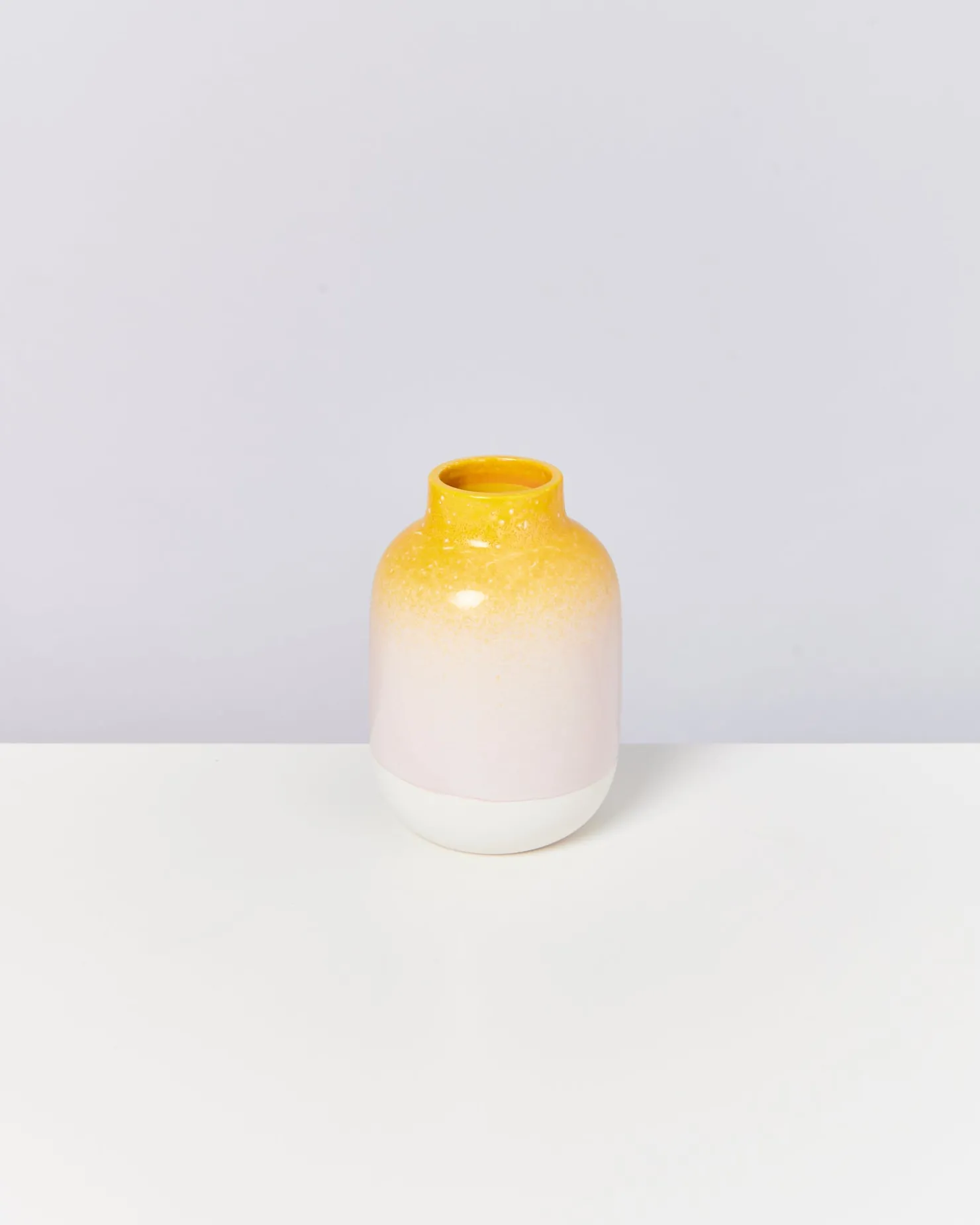 nuno_vase_m__yellow_rose_speckled_2.webp Motel a Miio Mittlere Vasen^Nuno Vase M - Yellow Rose Speckled yellow speckled with pink