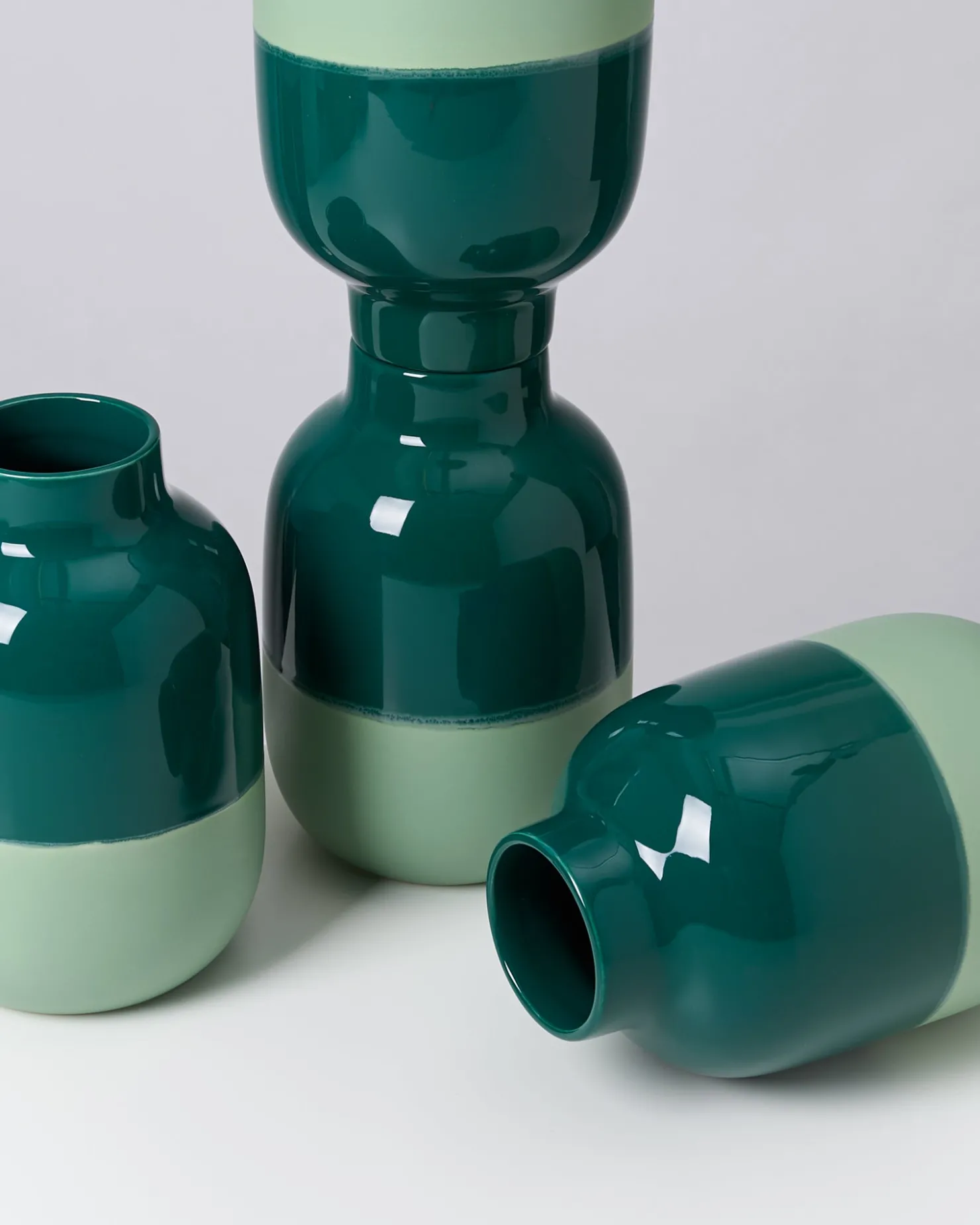nuno_vase_m_darkgreen_sage_3.webp Motel a Miio Mittlere Vasen^Nuno Vase M darkgreen sage