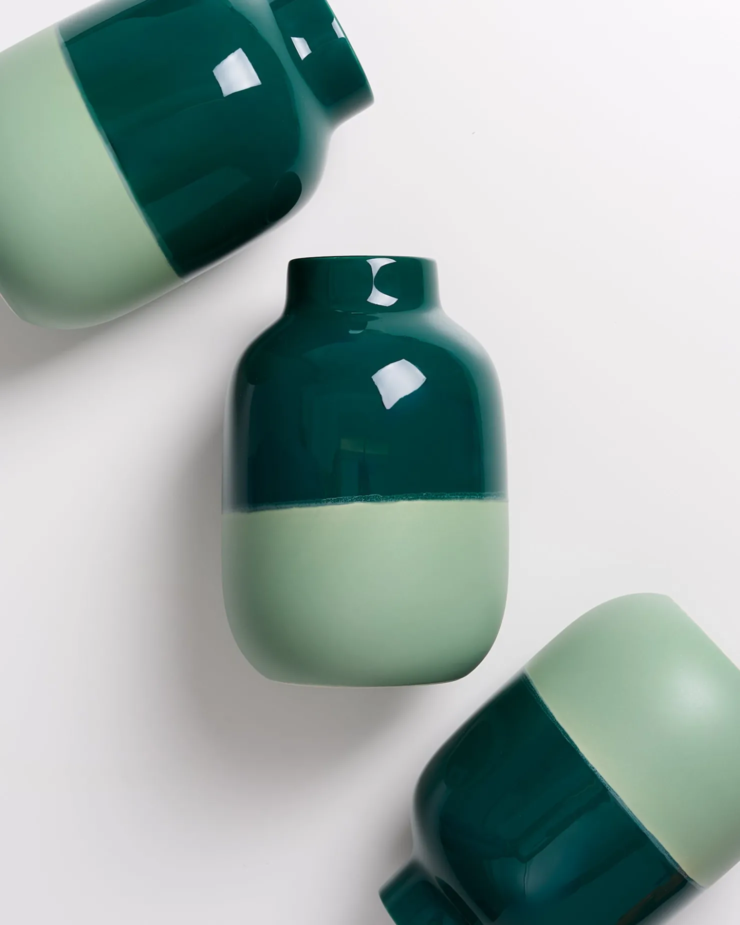 nuno_vase_m_darkgreen_sage_5.webp Motel a Miio Mittlere Vasen^Nuno Vase M darkgreen sage
