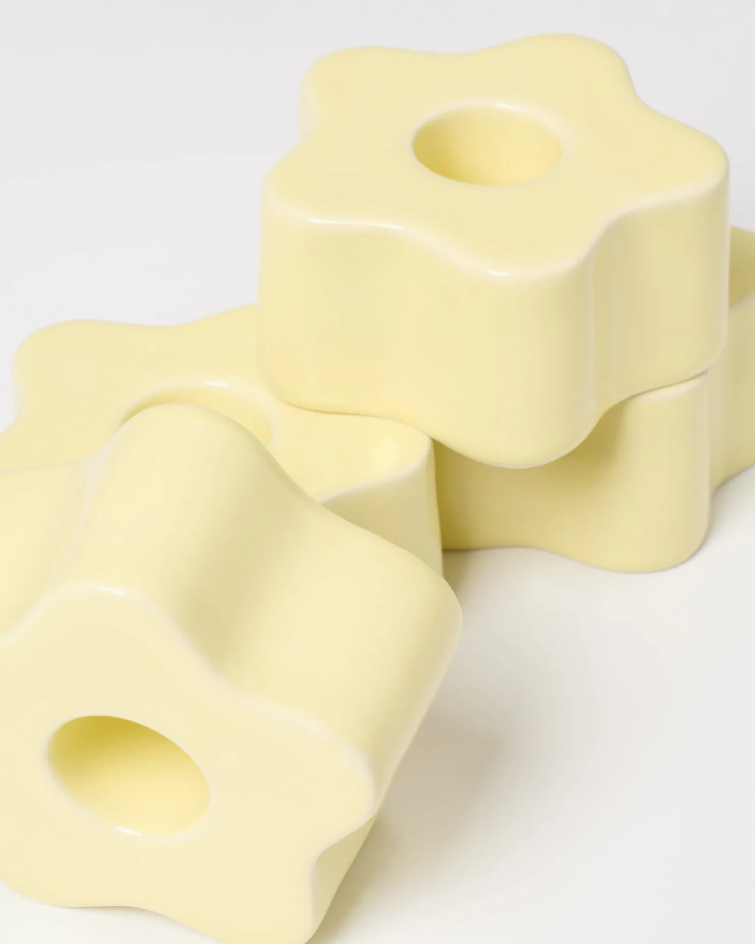 seia__candle_holder_yellow_3.webp Motel a Miio Kerzen Und Kerzenständer^Seia - Candle Holder yellow