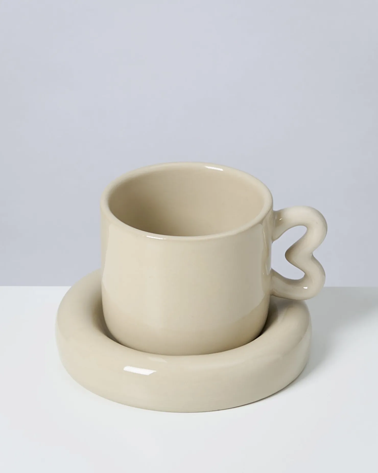 seia_cup__saucer_with_heart_sand_4.webp Motel a Miio Untertassen^Seia Cup & Saucer With Heart sand